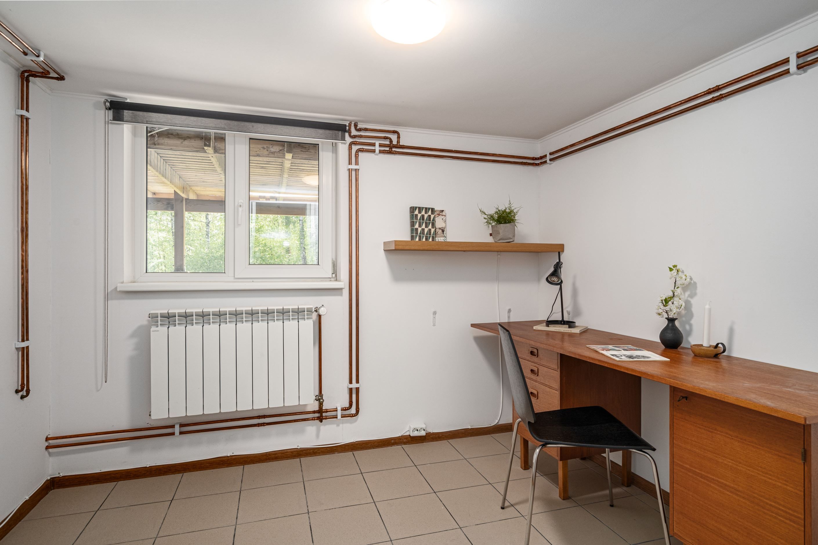 Sovrum på suterrängplan i annexet