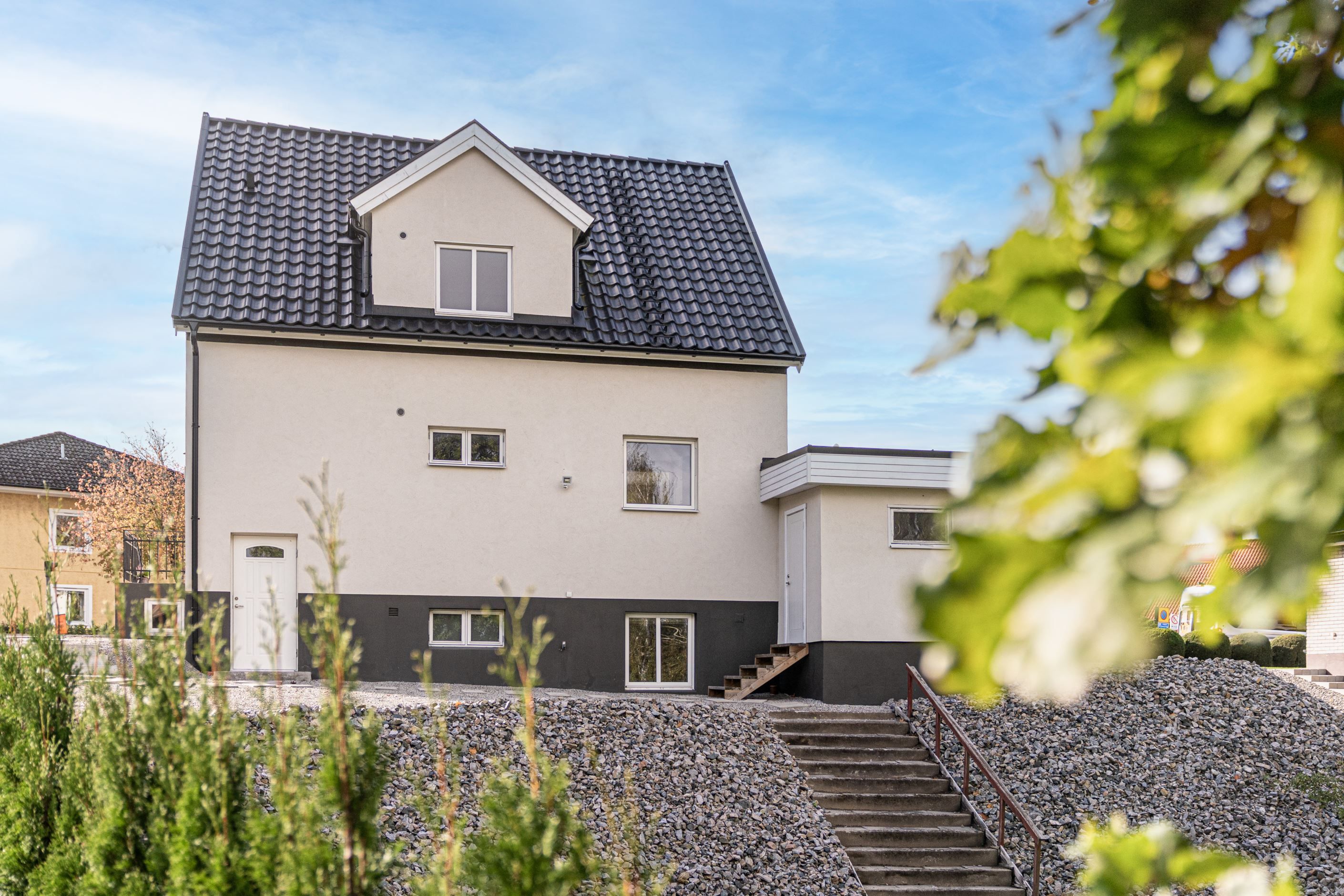 Trädgårdssidan av huset