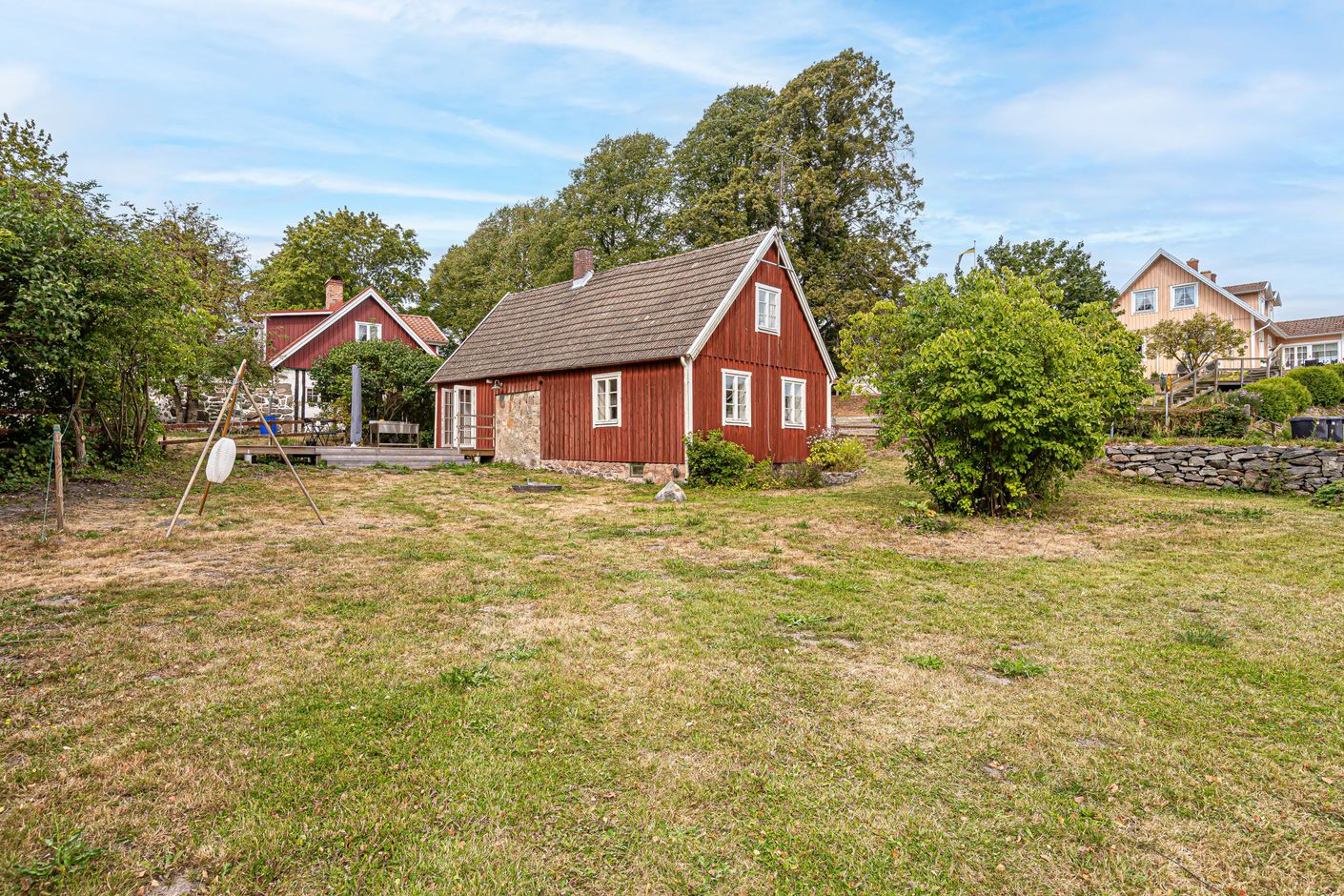 Trädgård med stora ytor