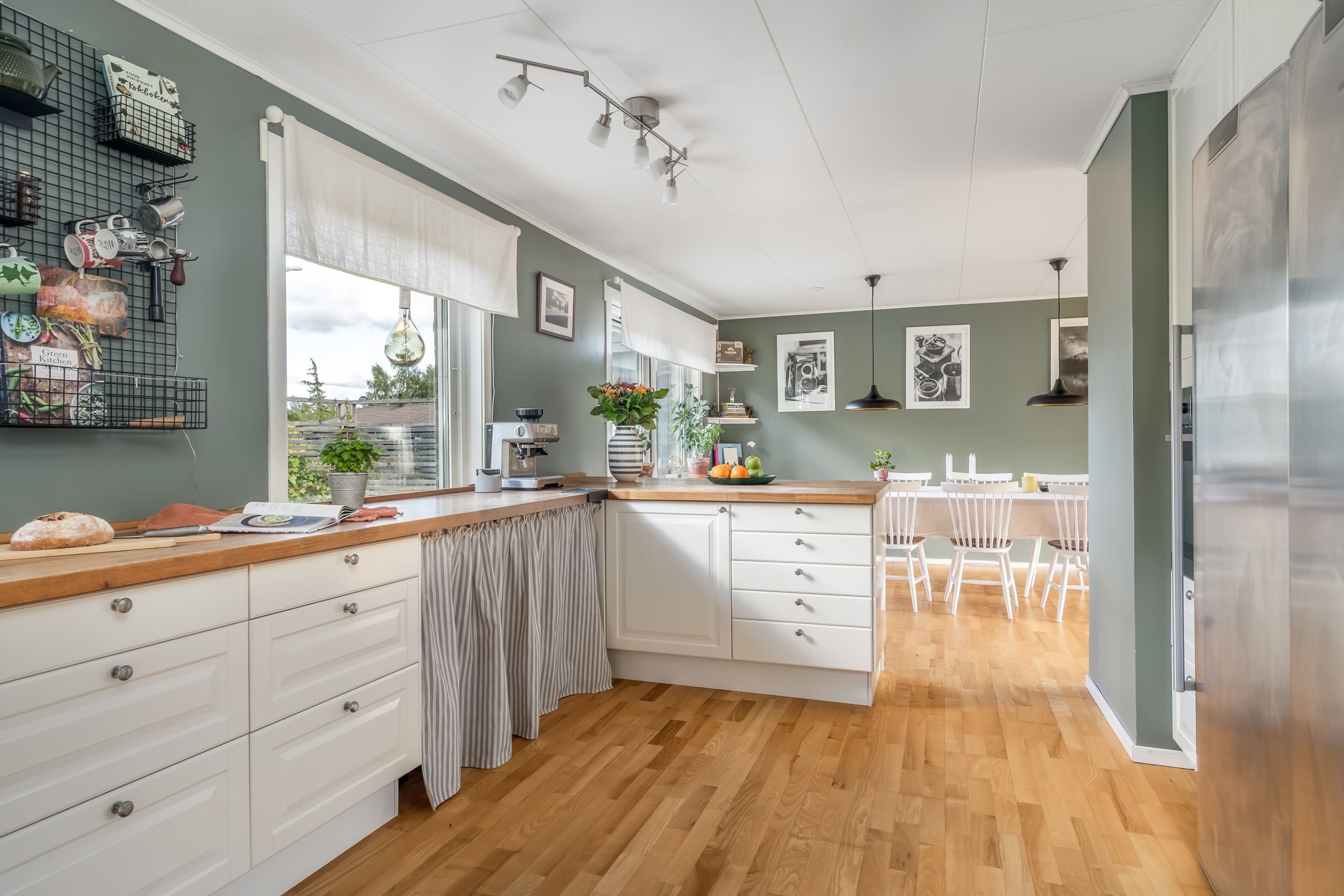 Stora sociala ytor mellan kök och matplats