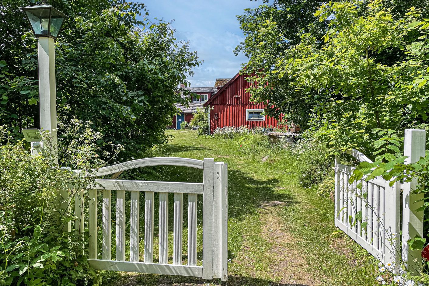 Välkommen in genom grinden