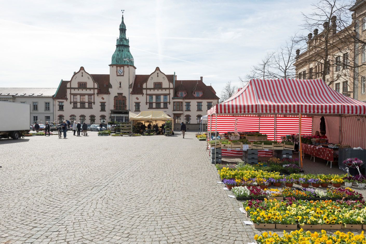 Karlshamns torg med torghandel