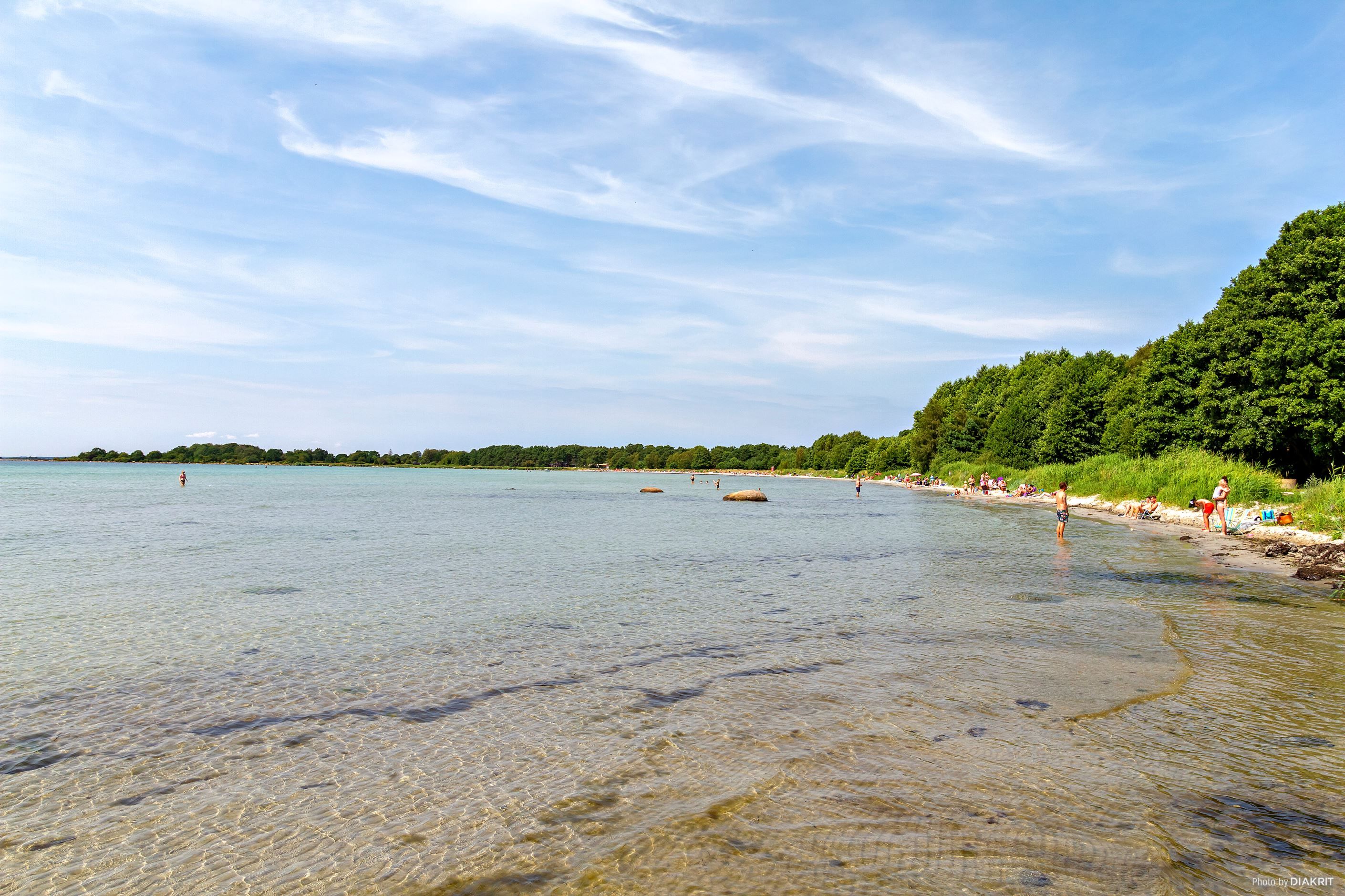 Sandvikens fina badplats med lång, fin sandstrand