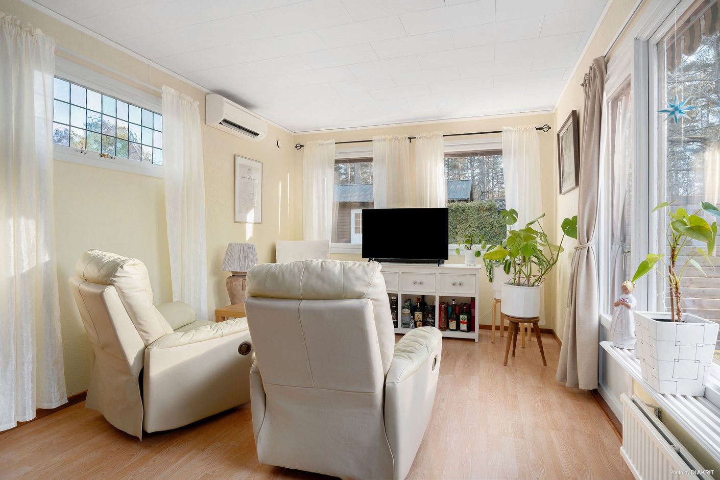 Vardagsrum med bra ljusinsläpp