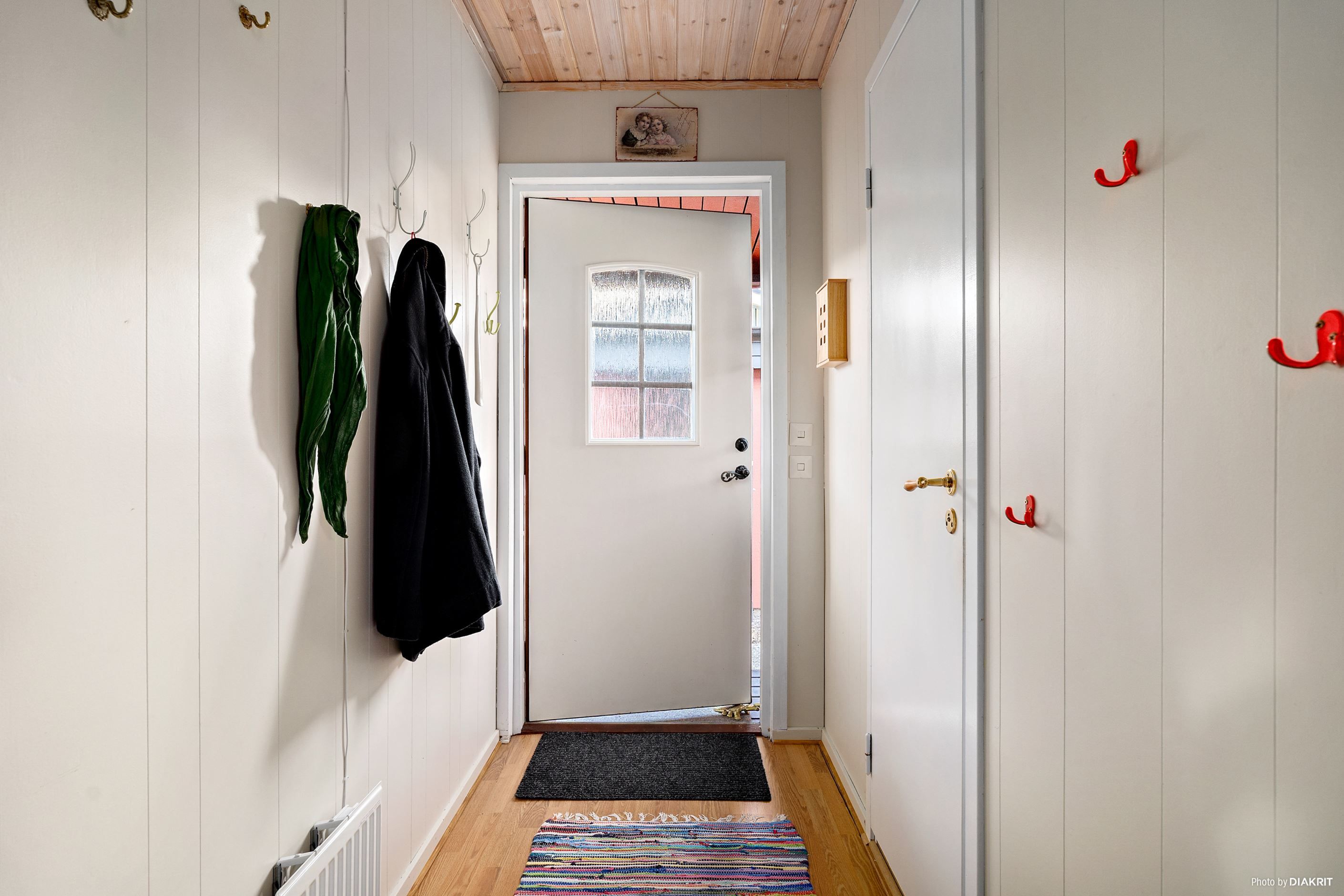 Hall med gott om förvaring