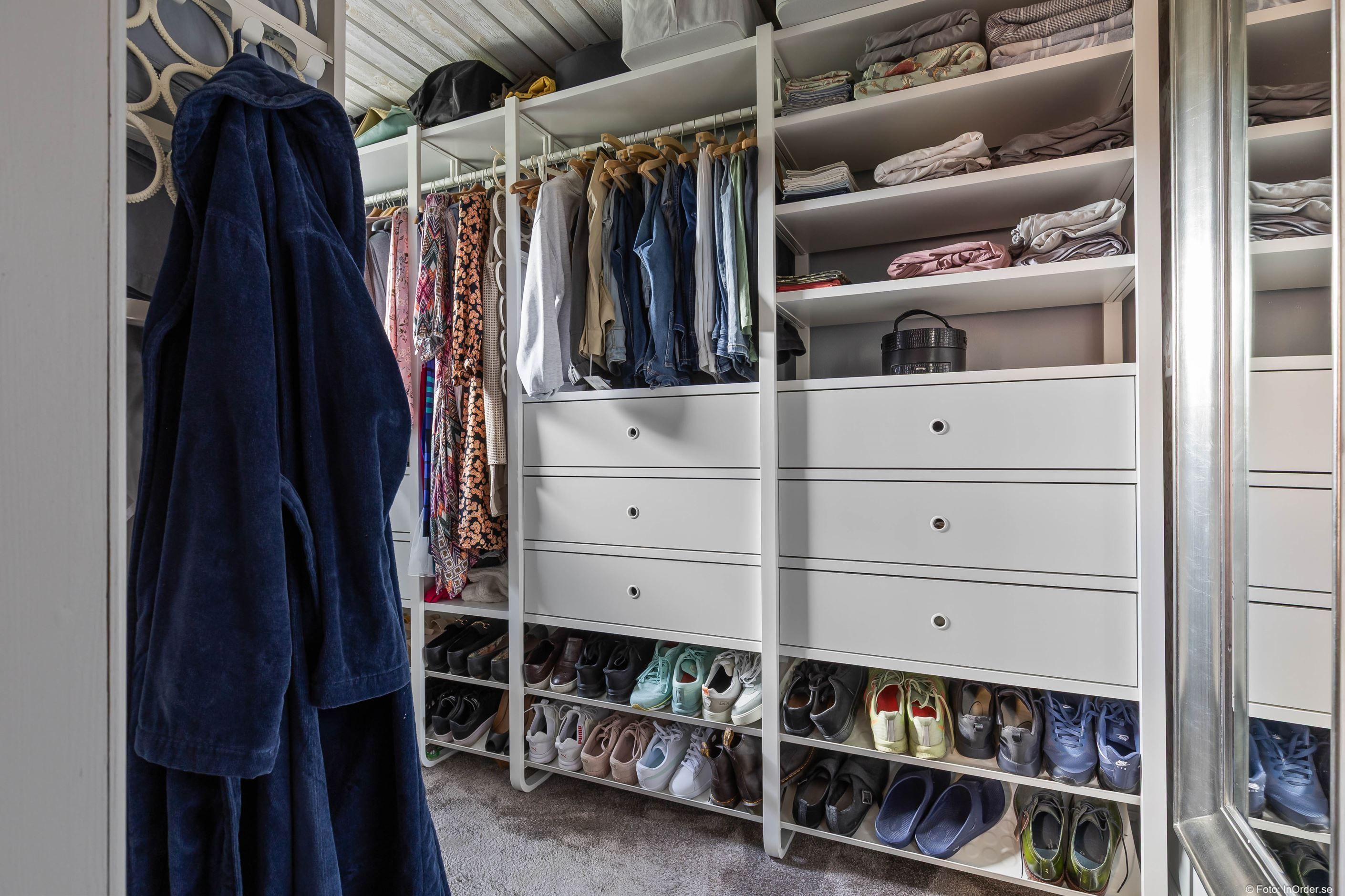 Walk in closet