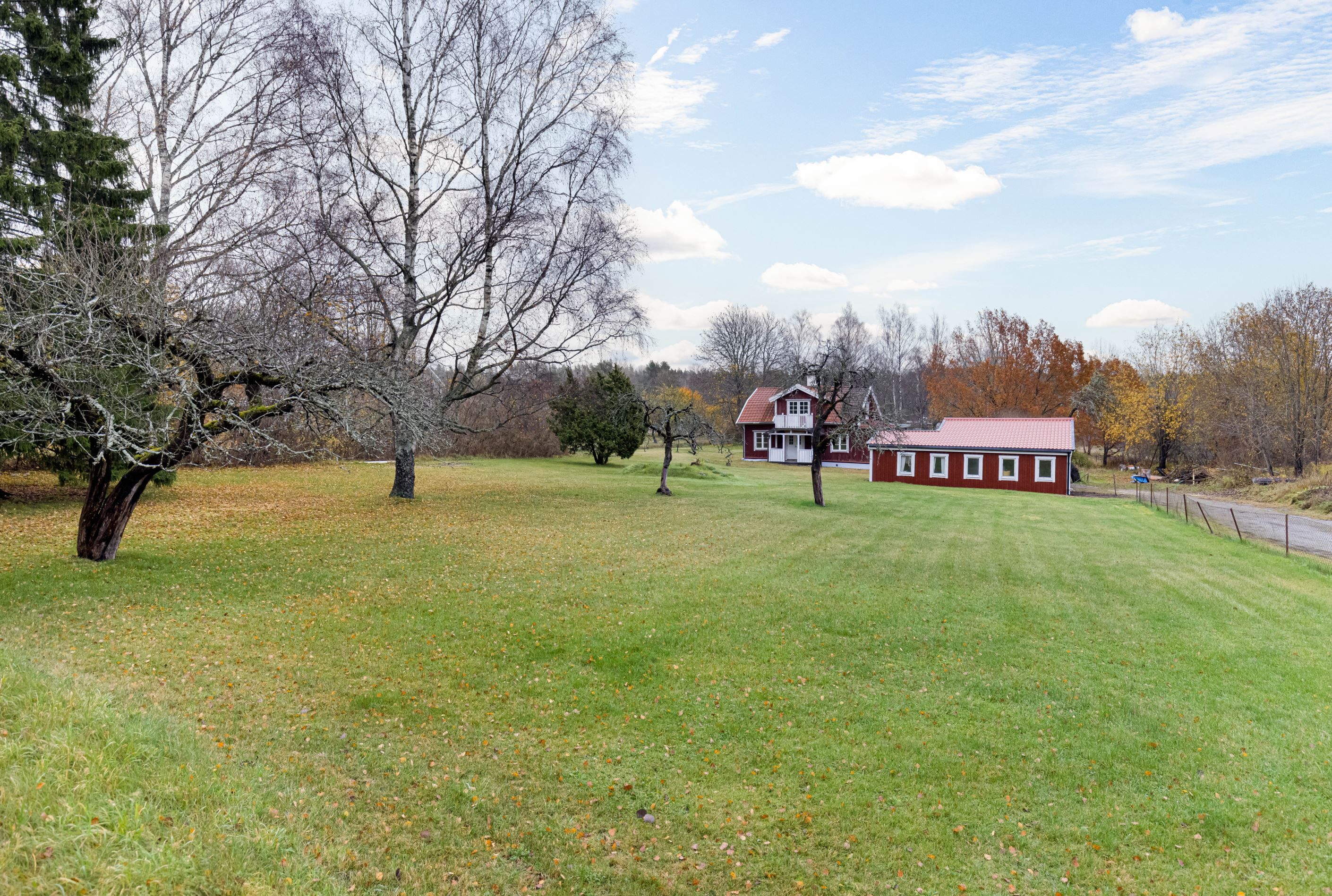 Stor trädgårdstomt