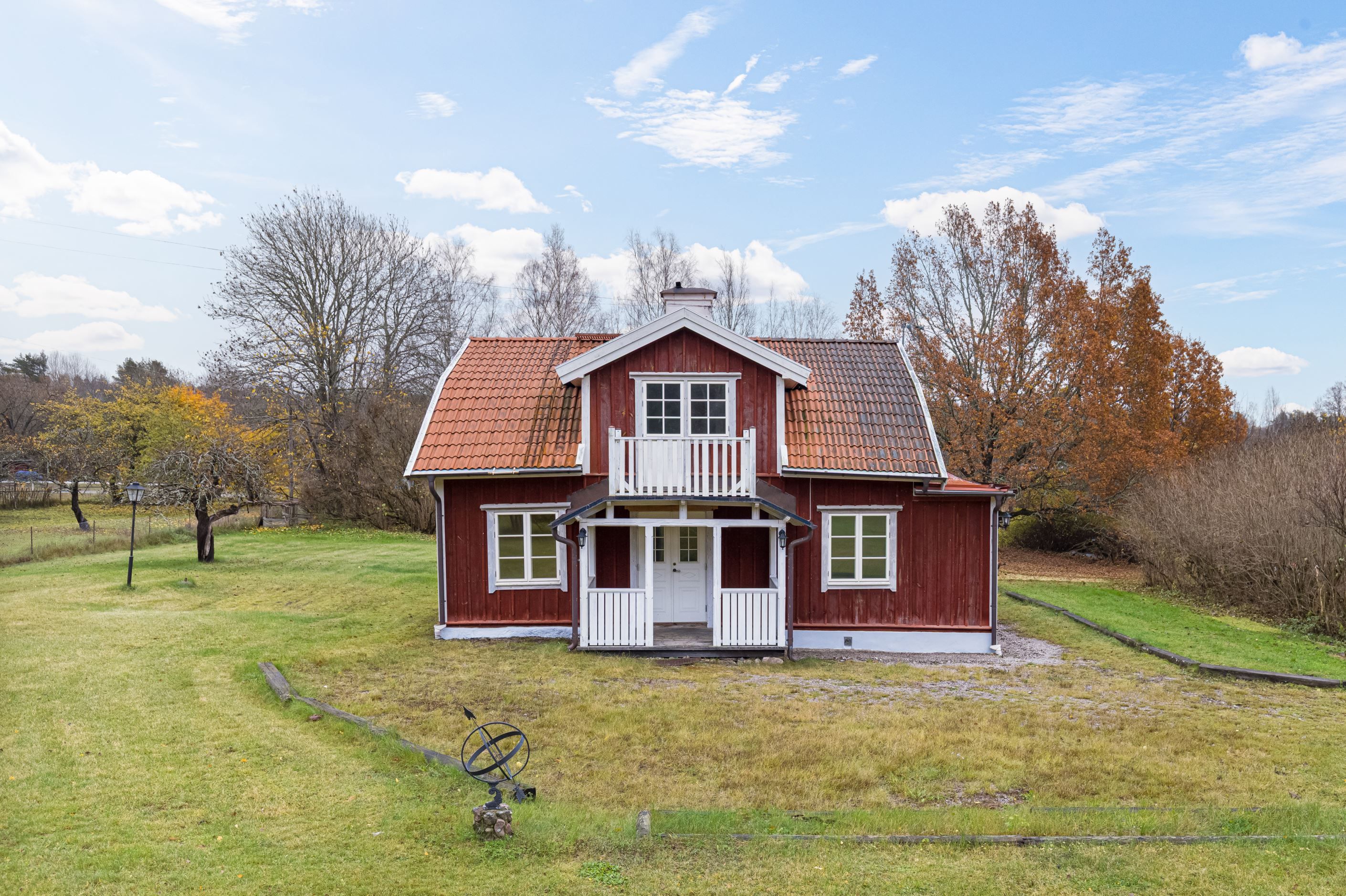 Entrésidan av huset