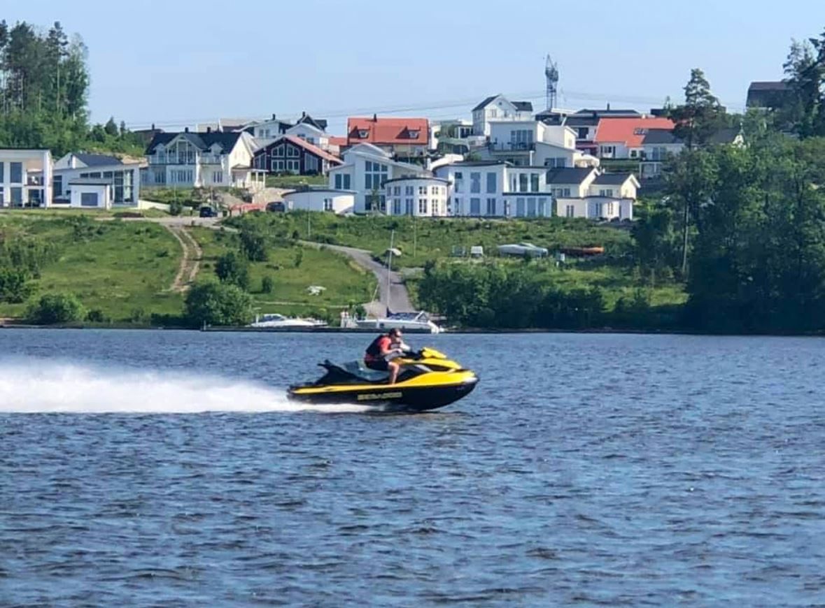 Vy från Mälaren mot Granby Strand