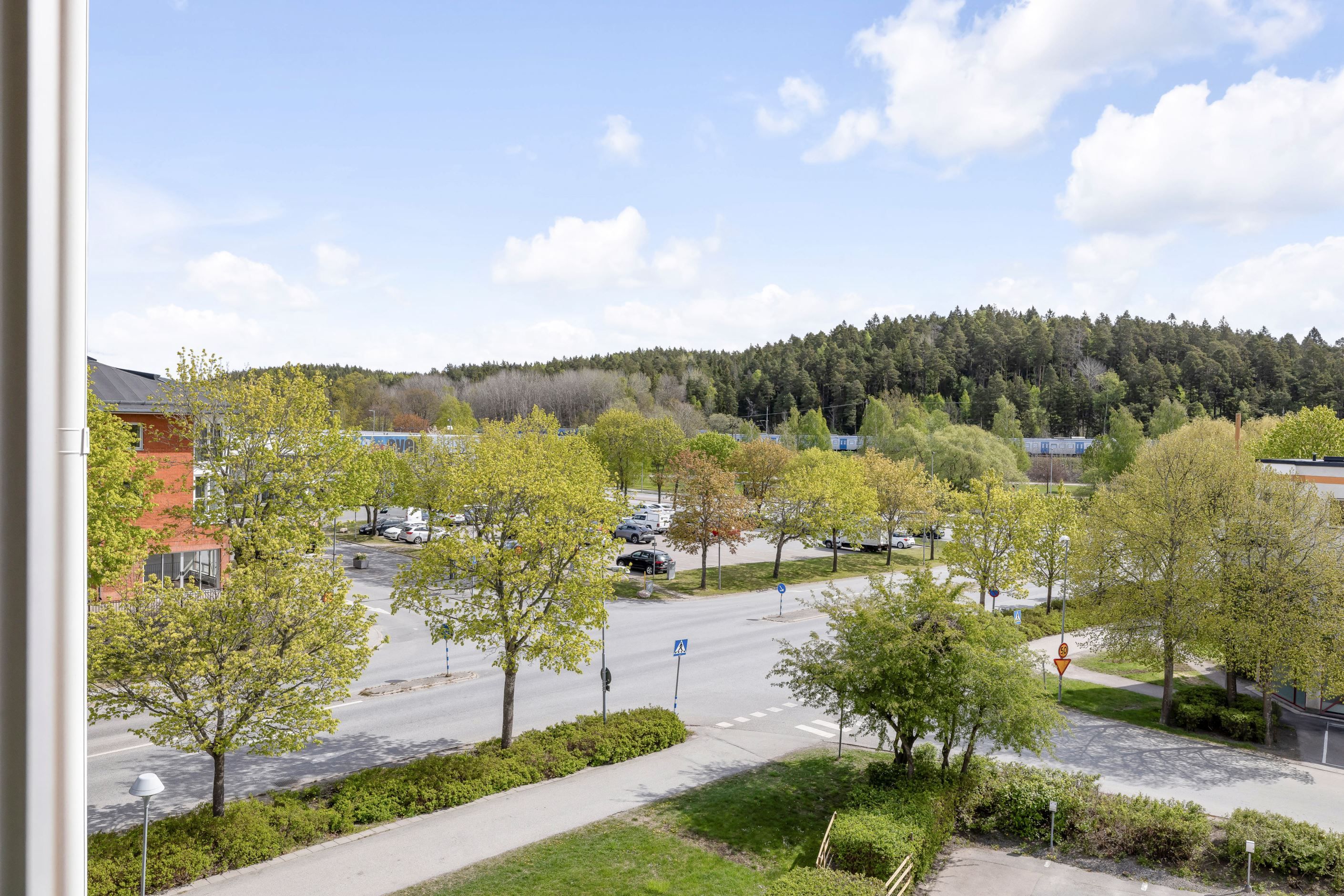 Utsikt från balkongen.