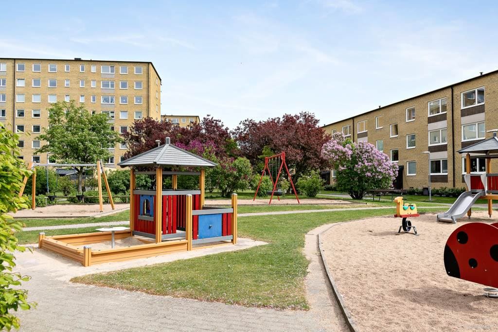 Lågupplöst Lekplats i närheten