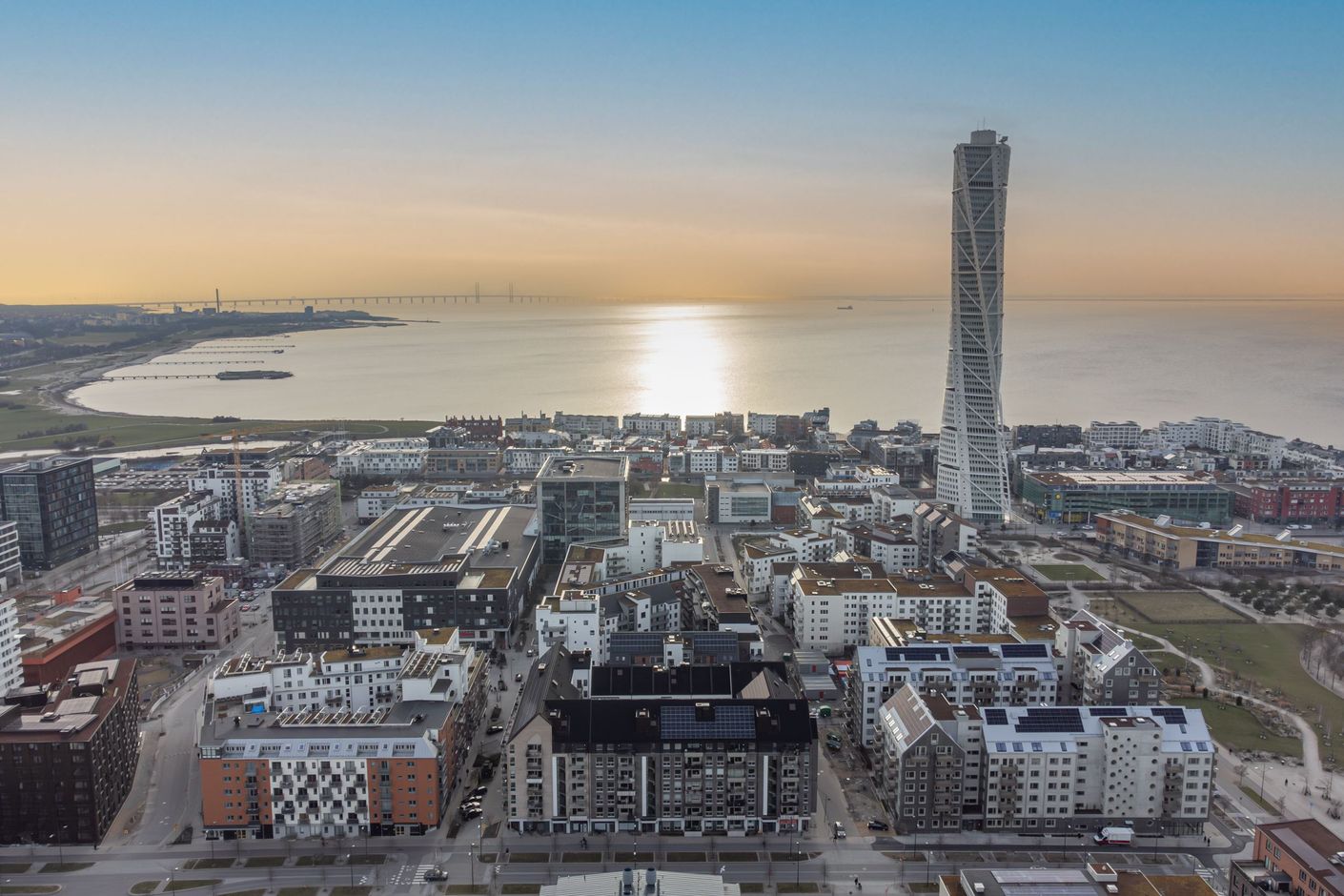 Västra hamnen & Ribersborgsstranden alldeles i närheten