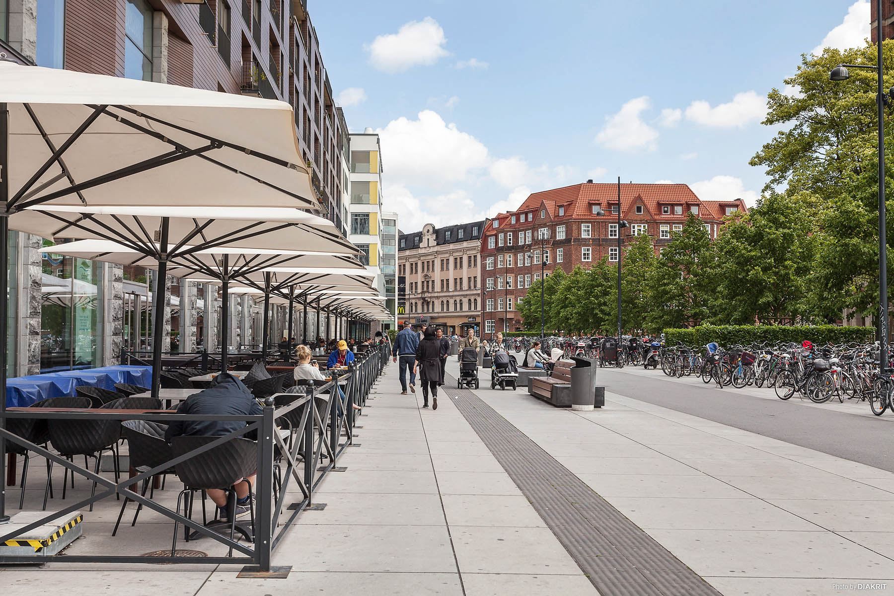 Triangelns shoppingcenter och tågstation