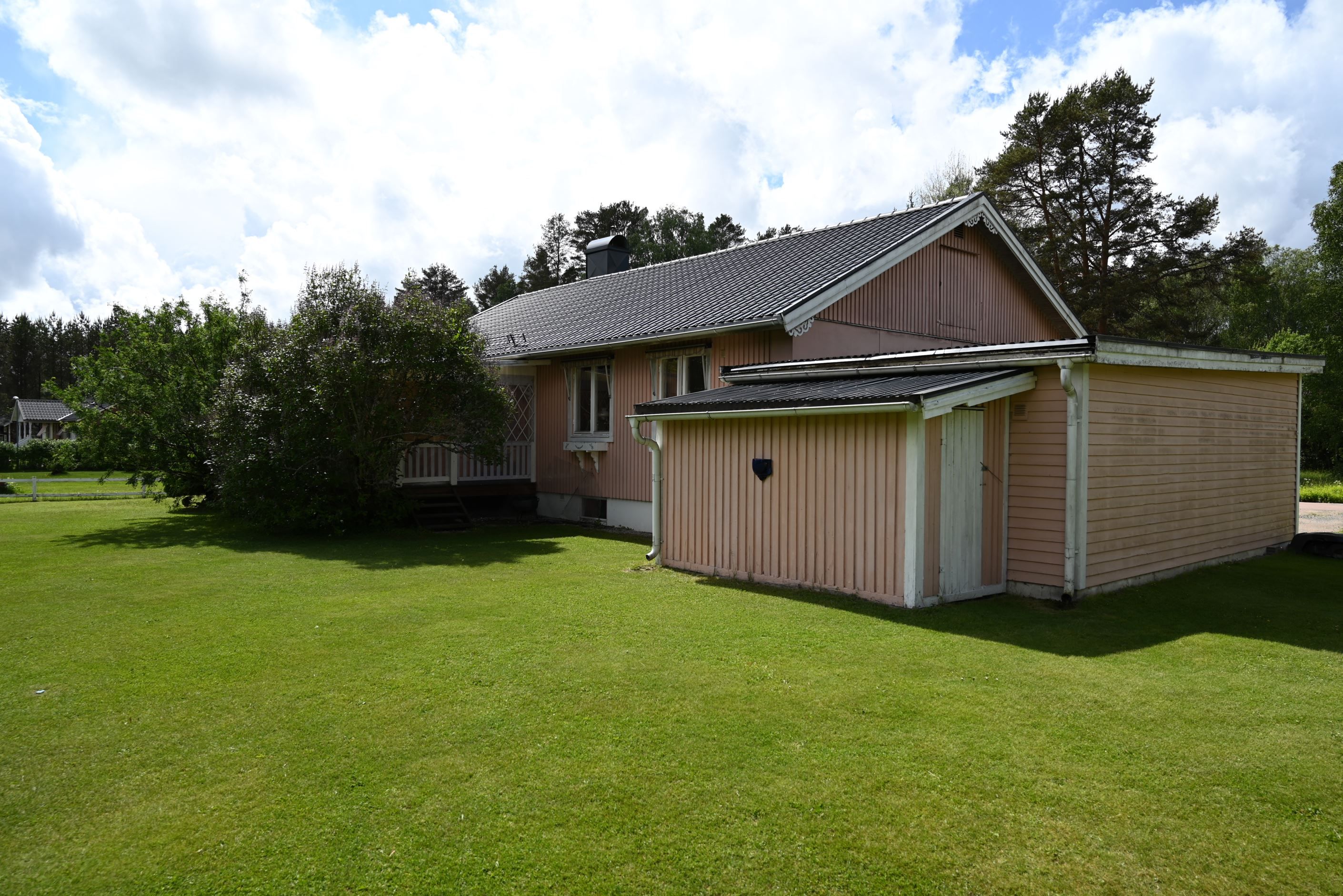 Garage och hus