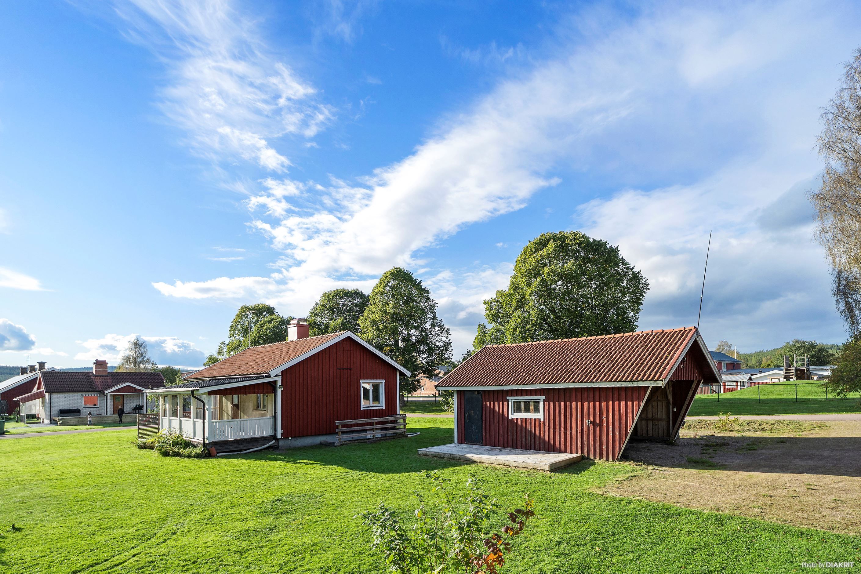 Bostadshus och carport