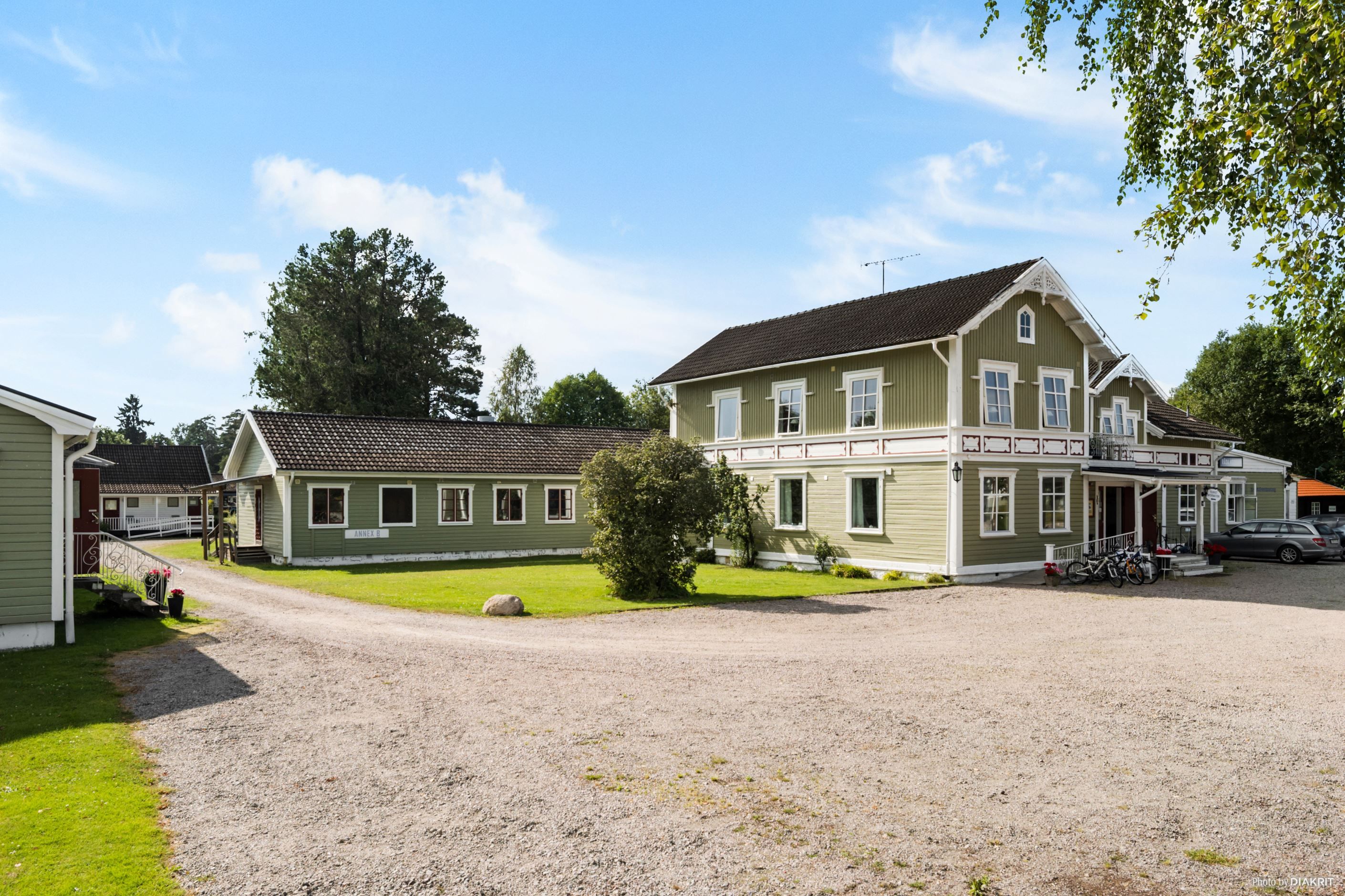 Huvudbyggnaden samt Annex B