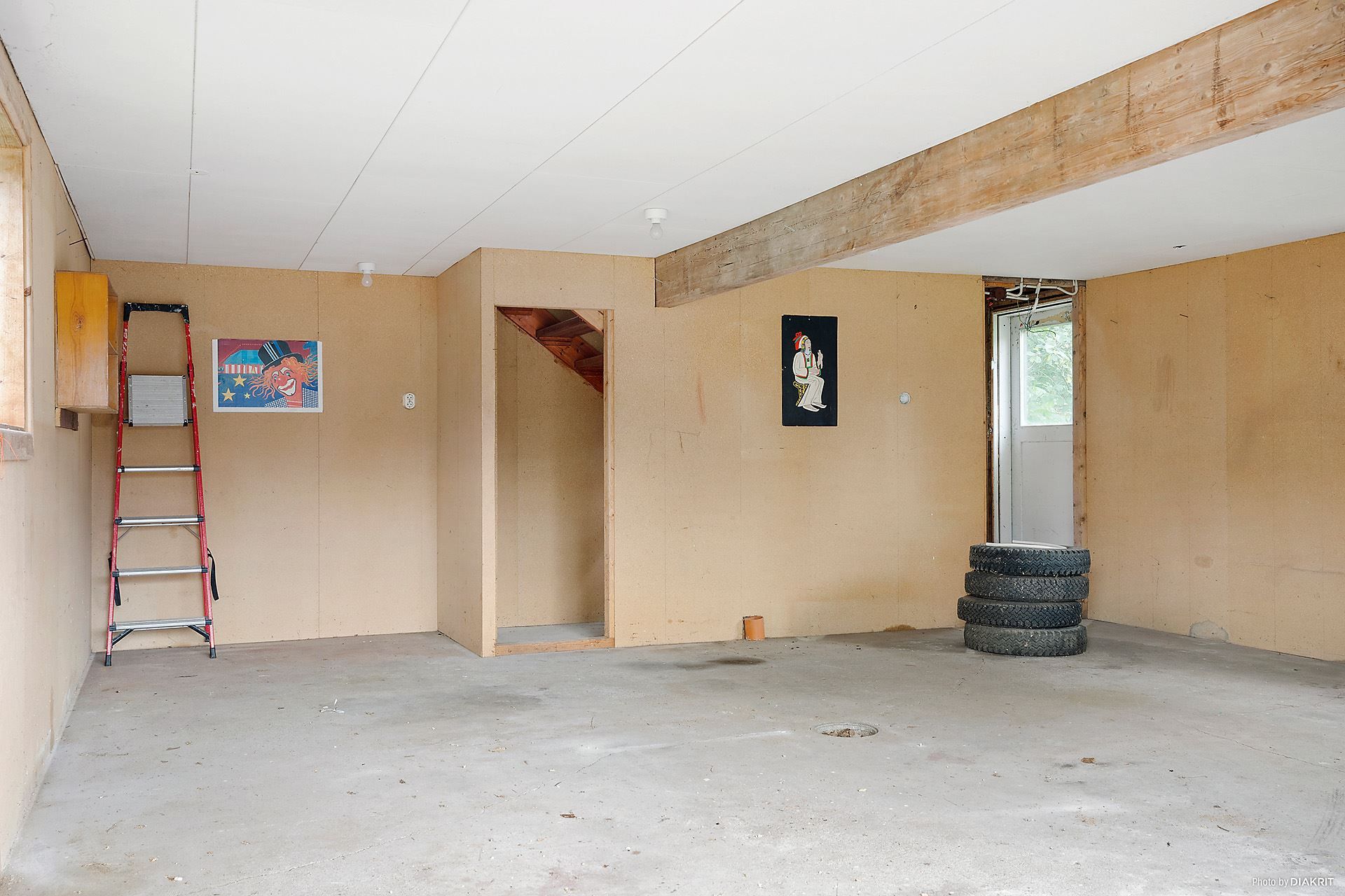 Garage med betongplatta