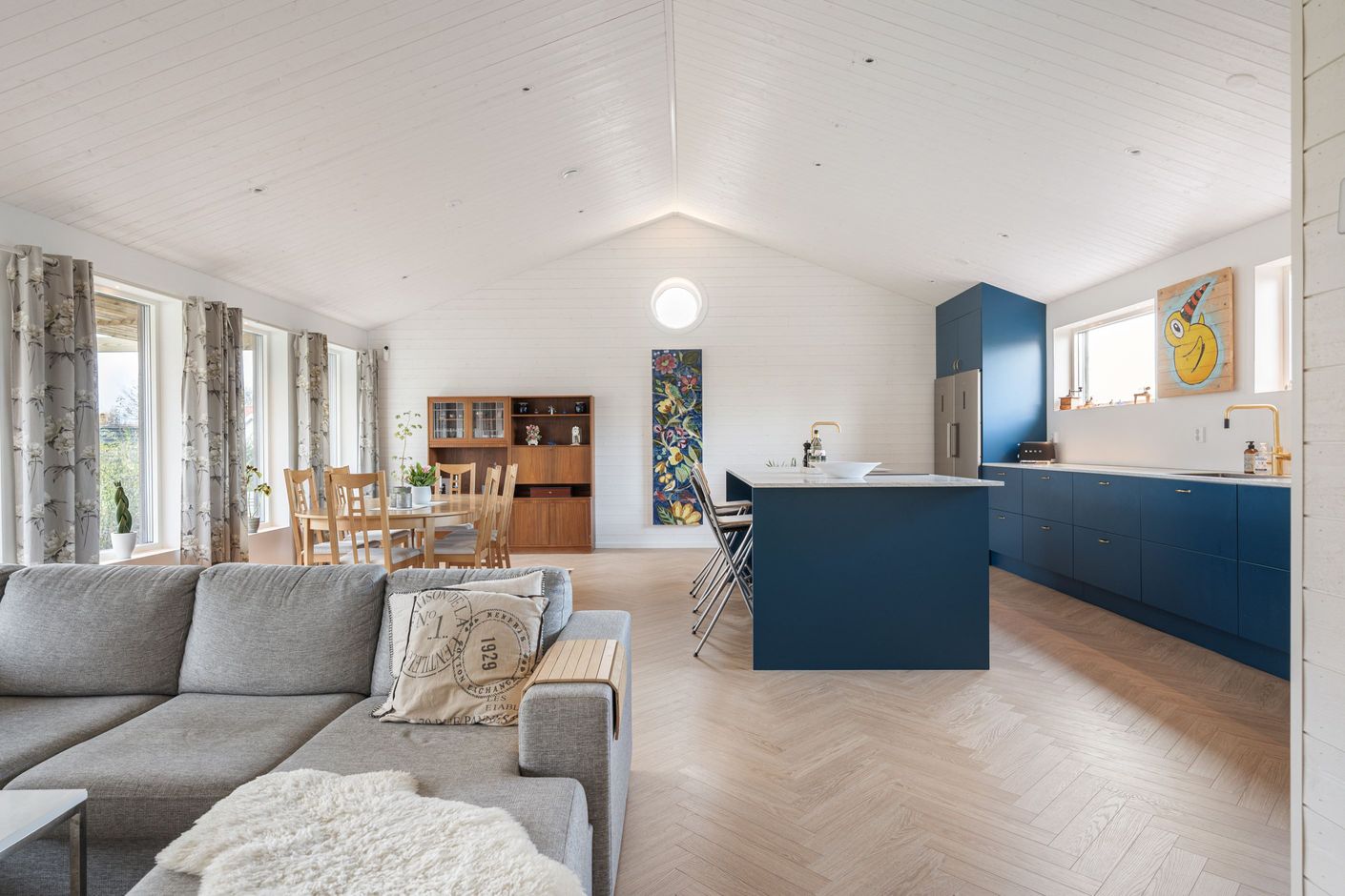 Ett fantastiskt sällskapsrum i öppen planlösning!