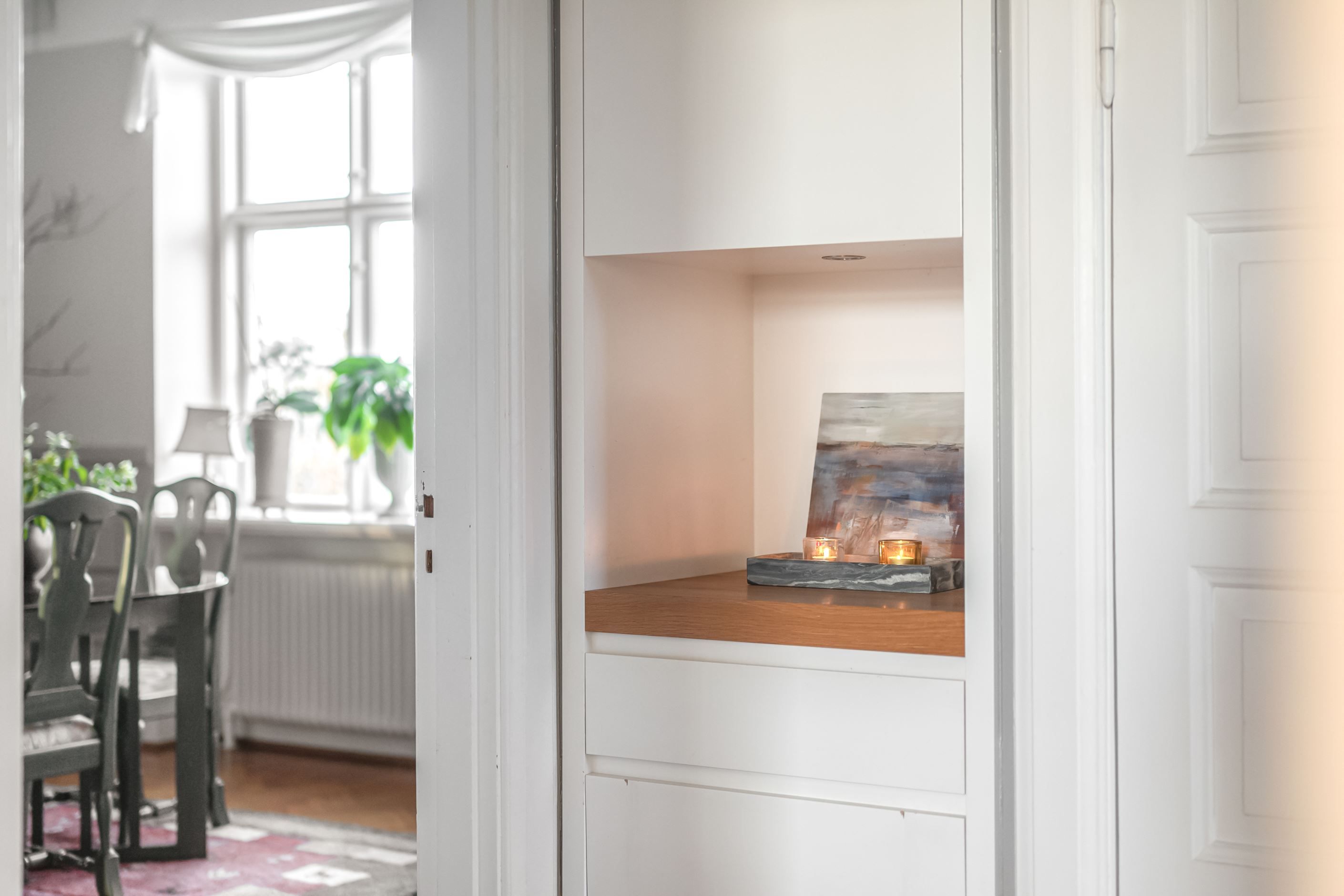 Serveringsrum intill kök och matsal