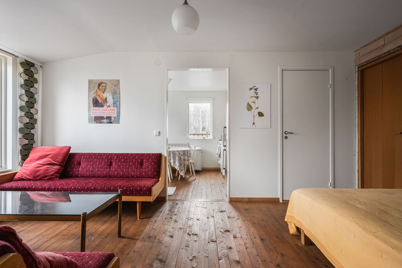 Allrum med kök i bakgrunden