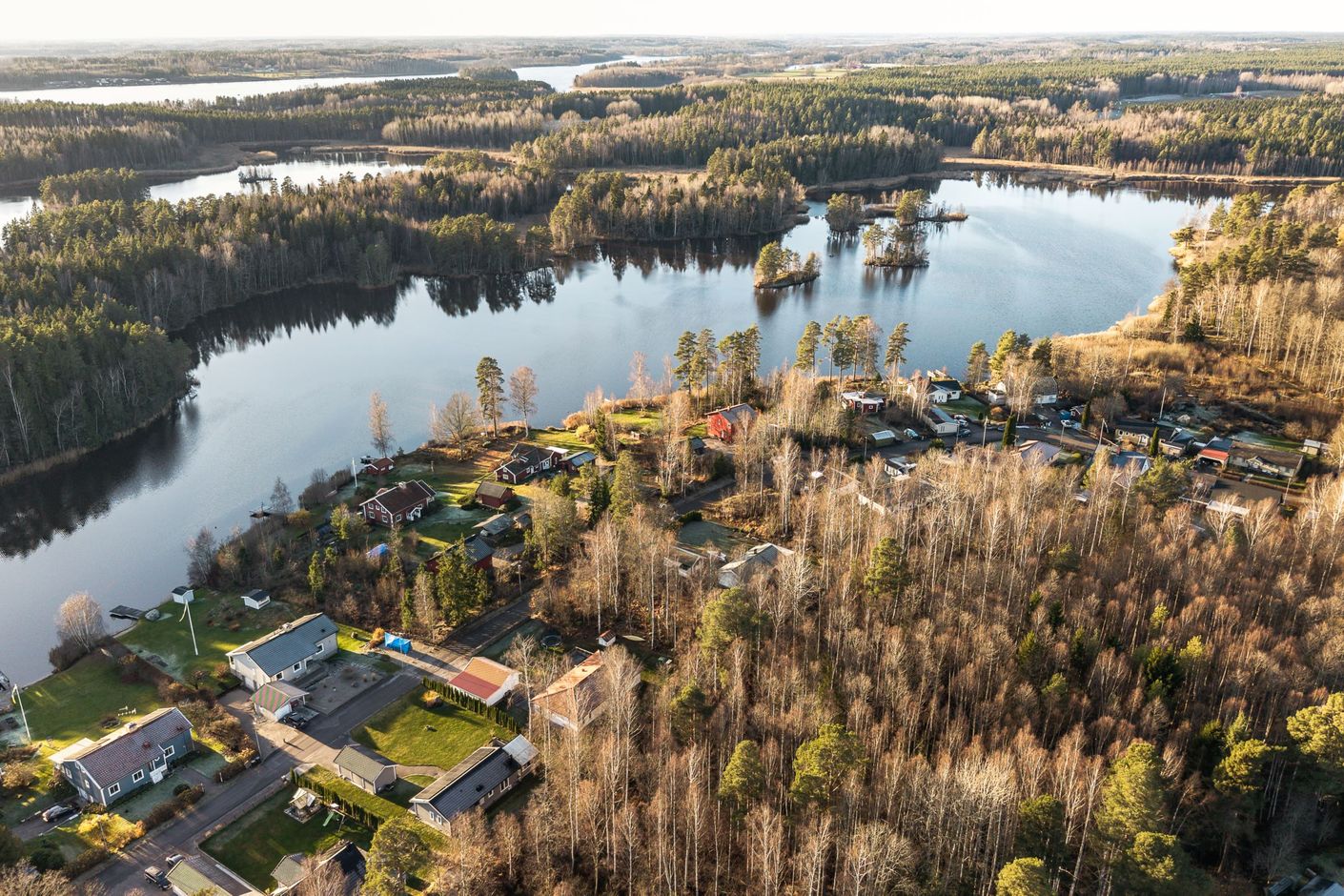 Marmorbyn och sjön kolsnaren