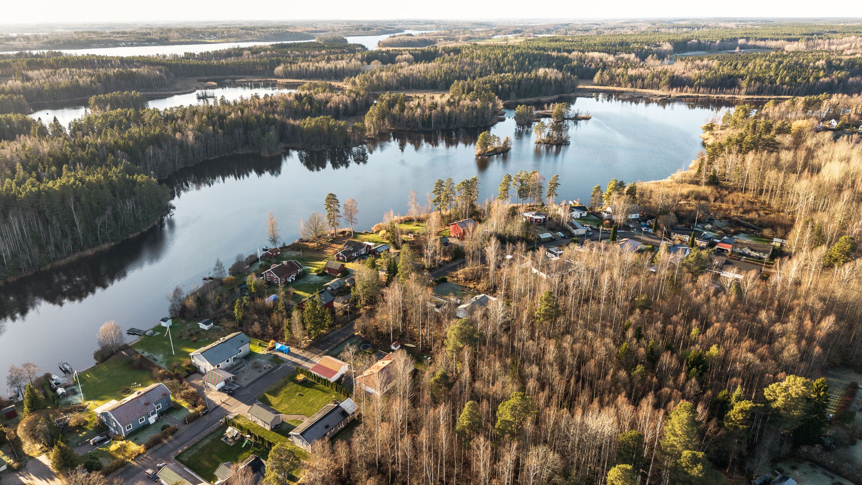 Marmorbyn och sjön kolsnaren