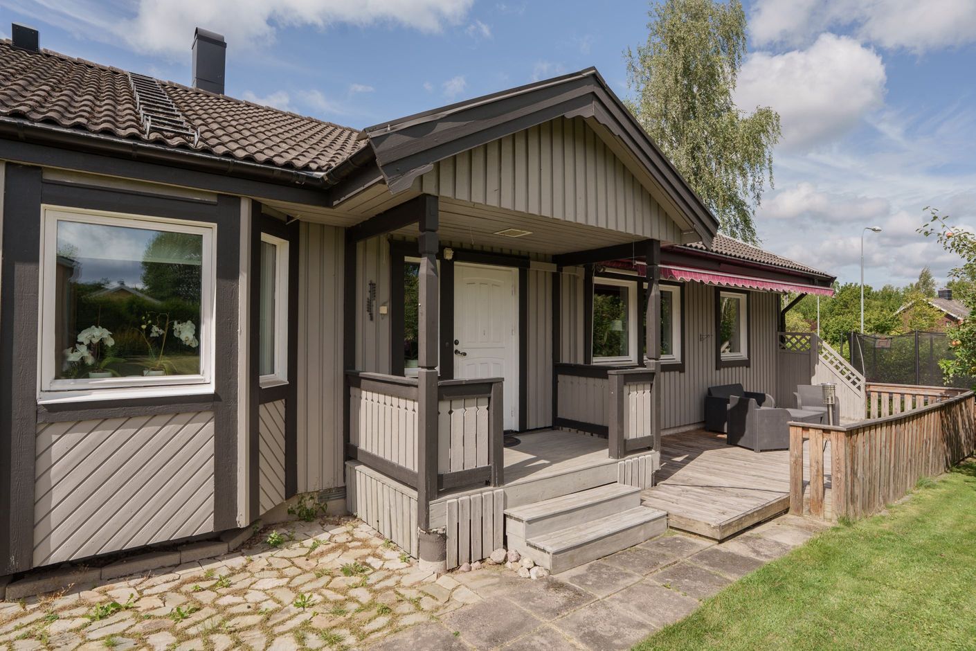 Framsida med veranda