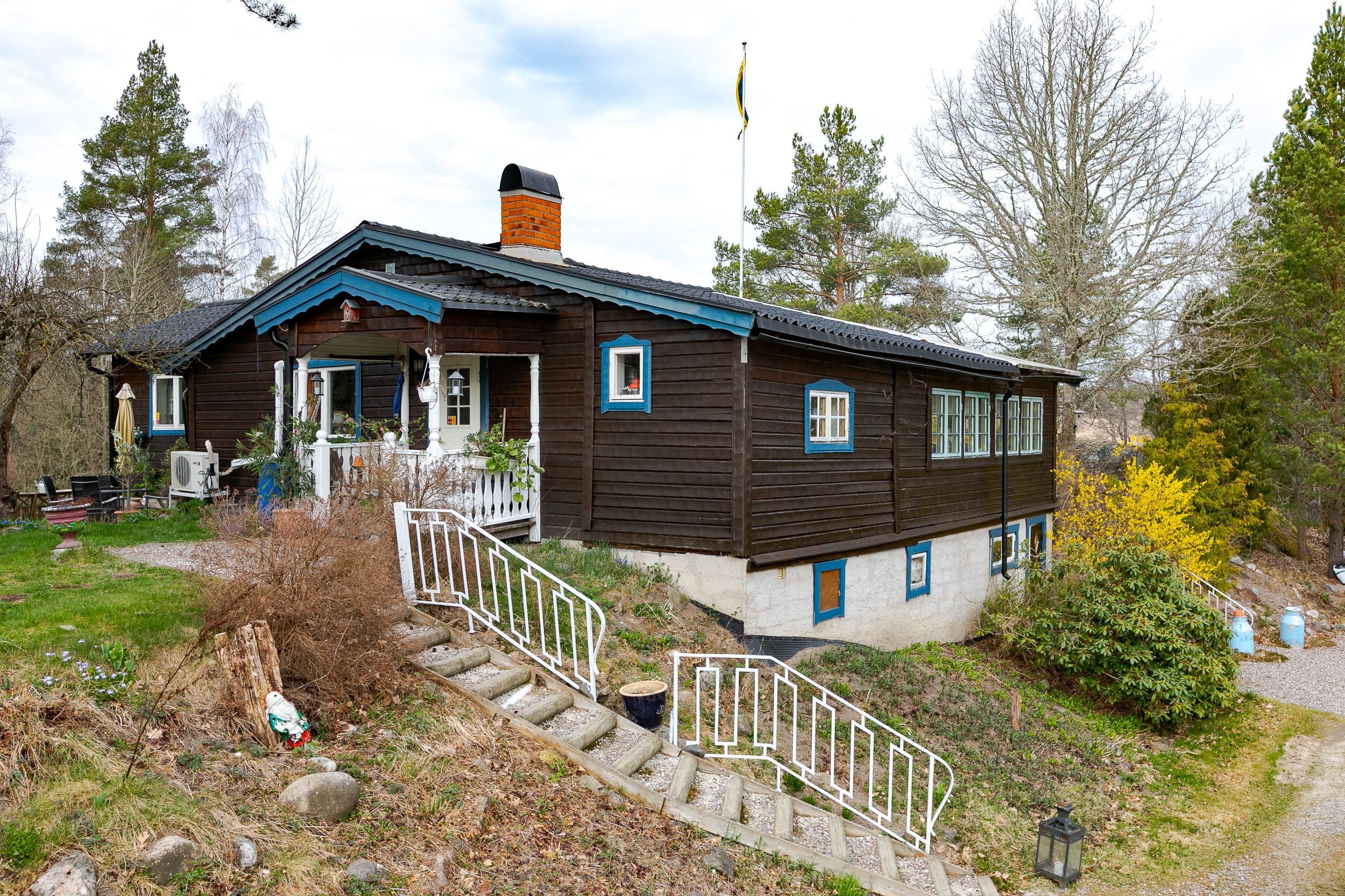 Välkomnande trapp upp till entrén!