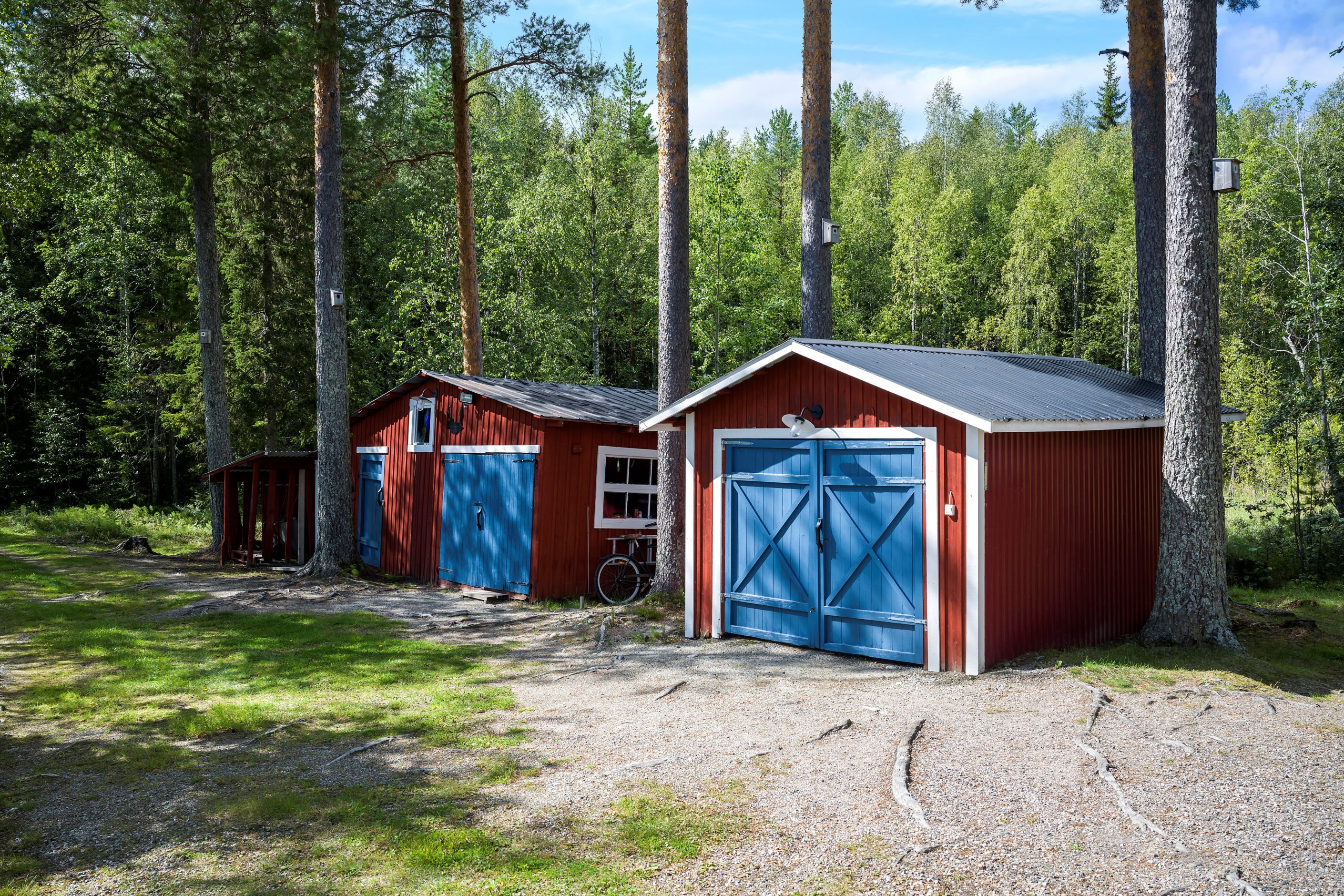 Förrådsbyggnader med dusch och mulltoa