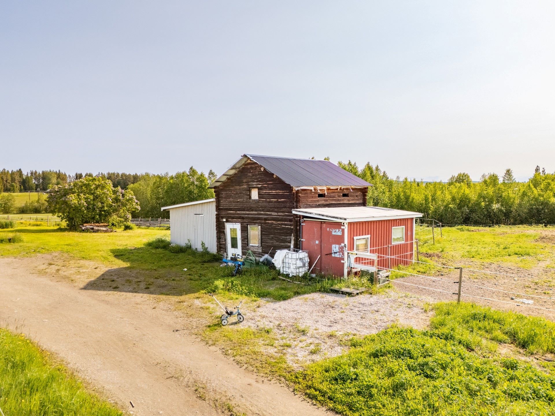 Stall/Vedbod/Sadelkammar