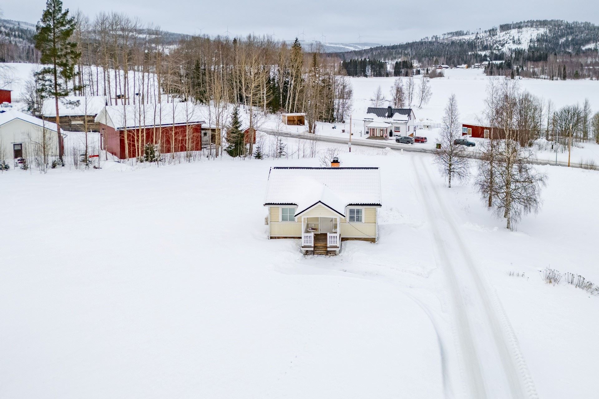 Fastighet 1:33 som kan köpas till. Ingår ej i Annonserat pris.