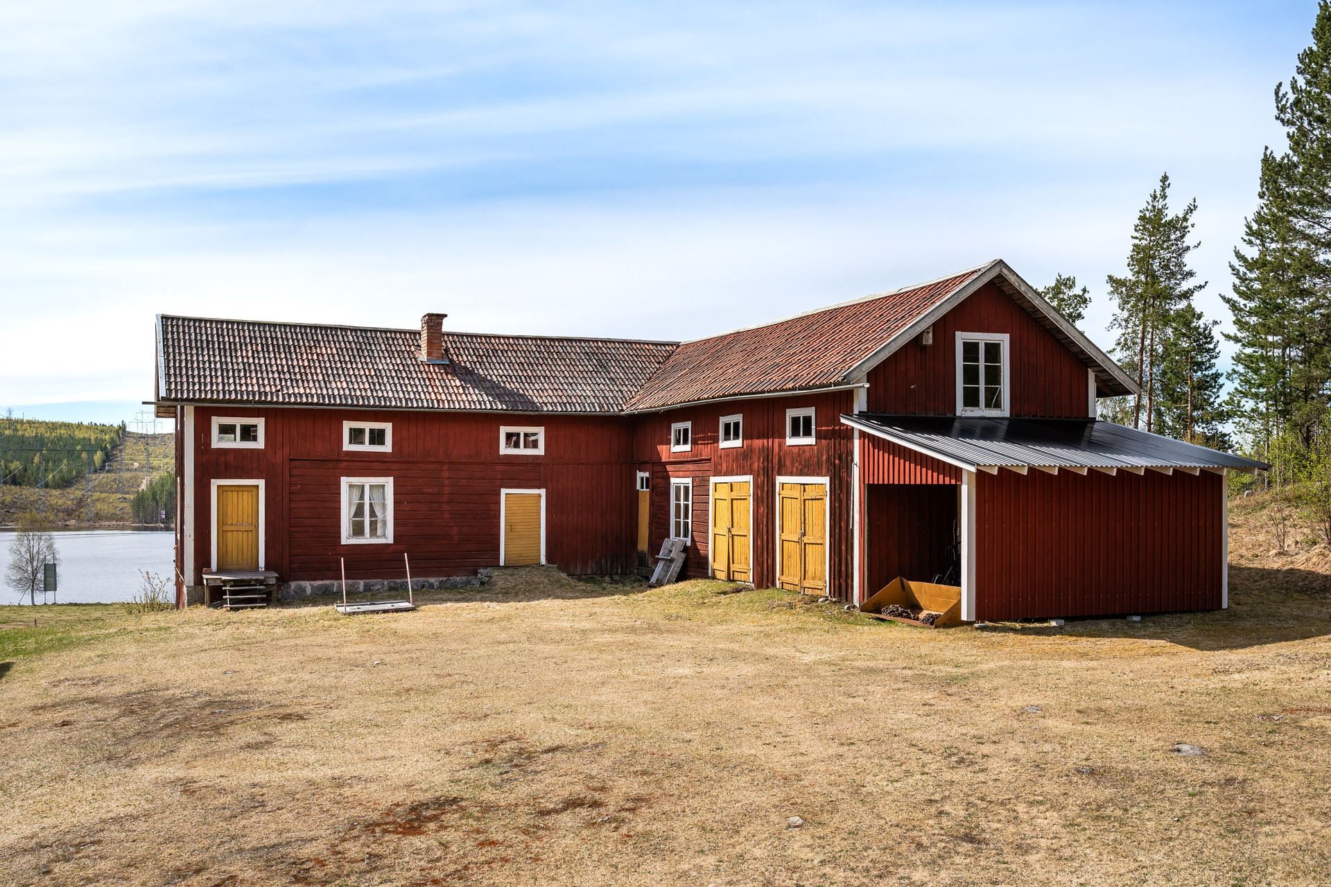 Logen med ladugården