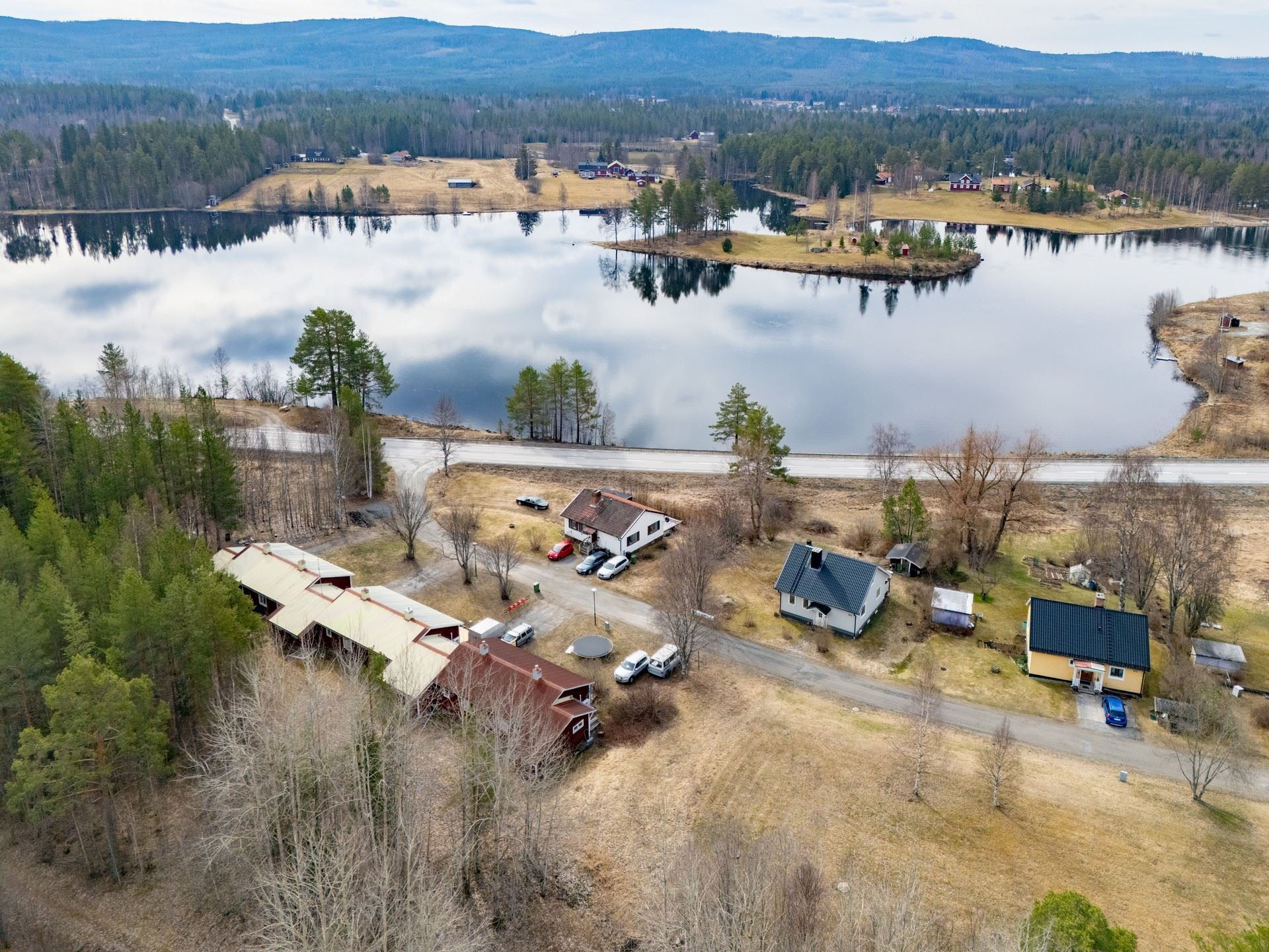 Välkomna till Hallsta 361-363