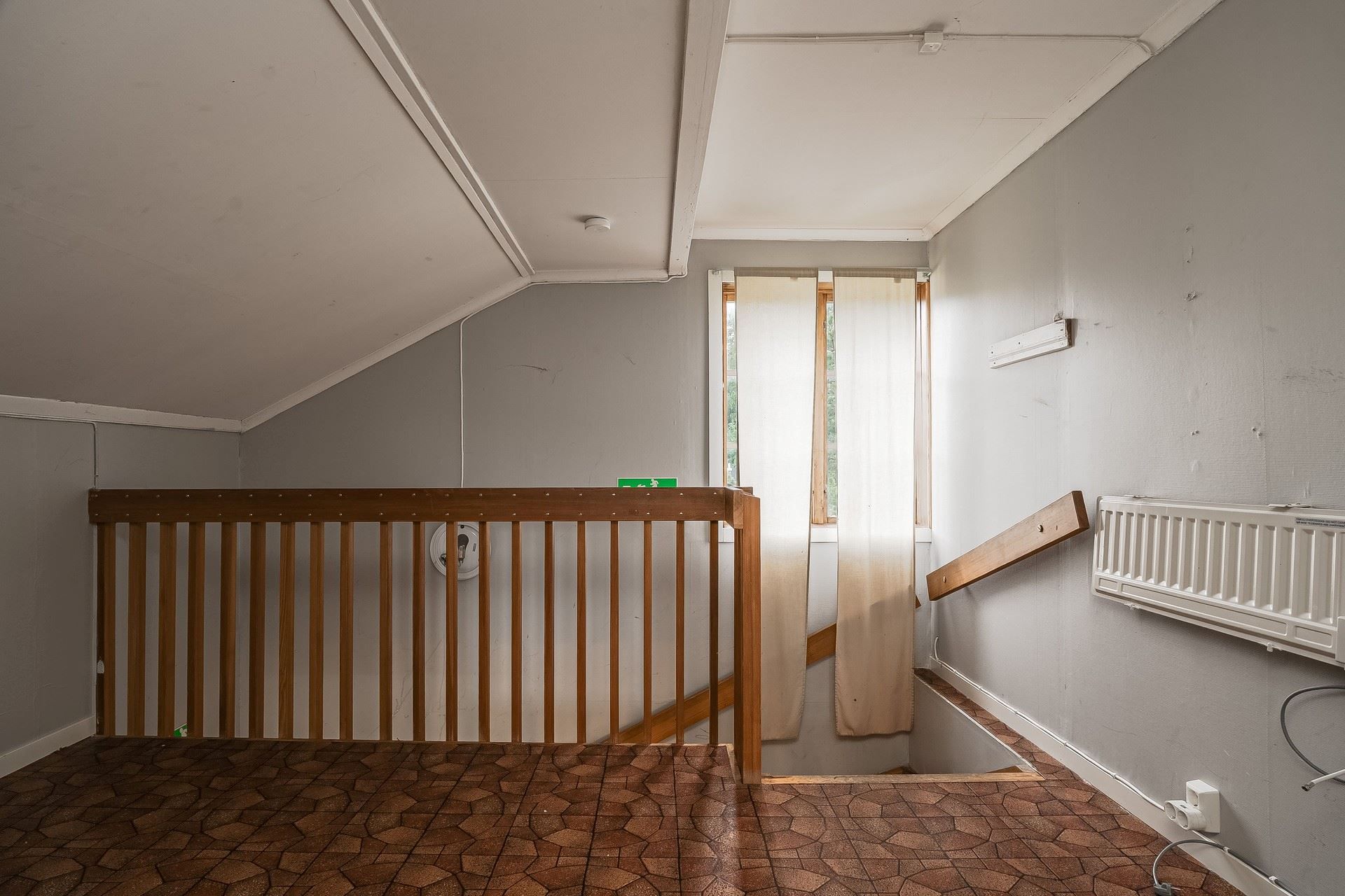 Hall uppe