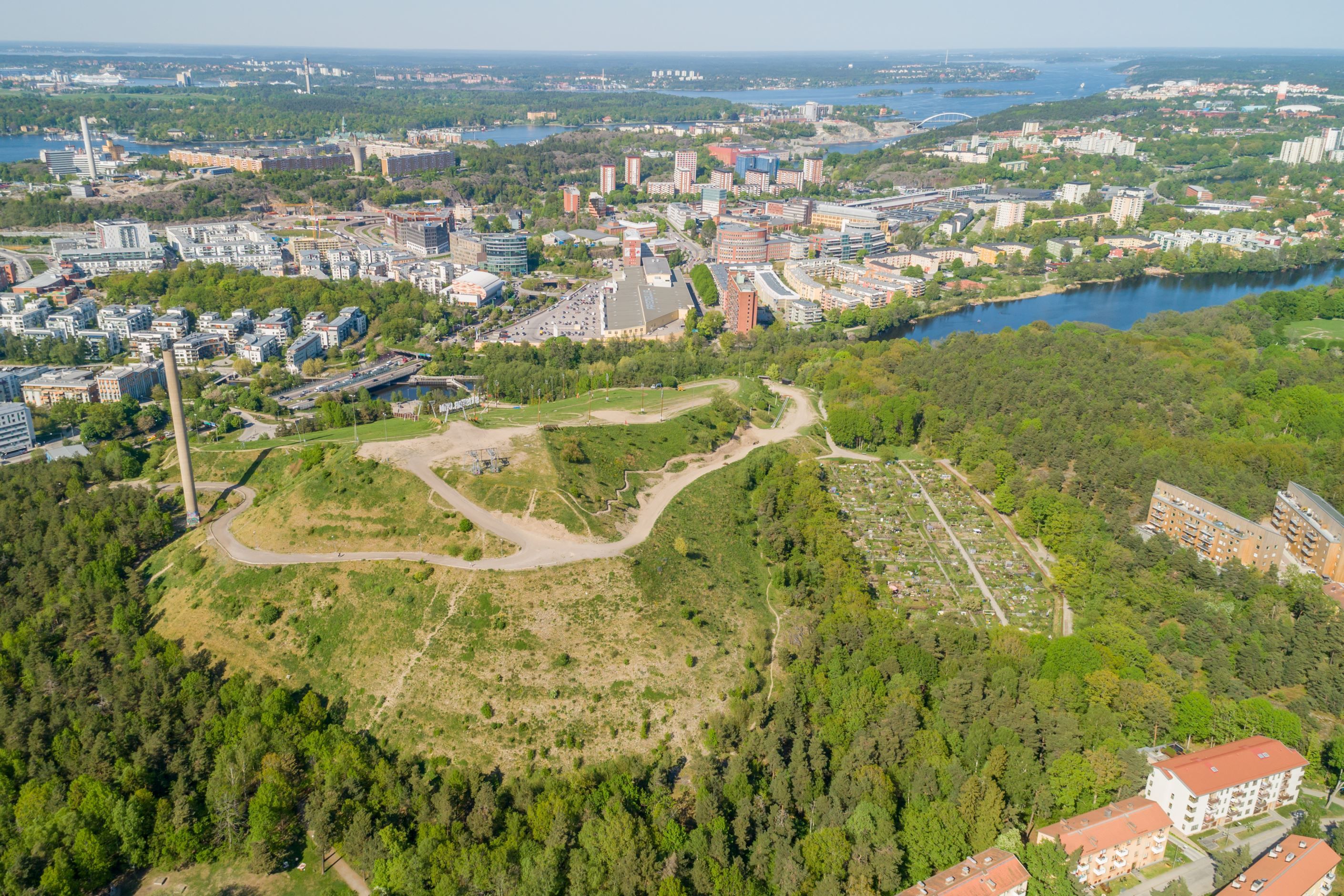 Hammarbybacken med Sicklasjön intill