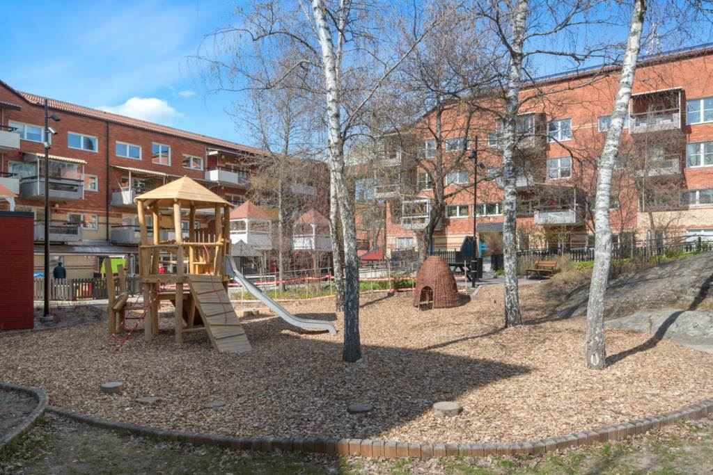 Lågupplöst Föreningens innergård