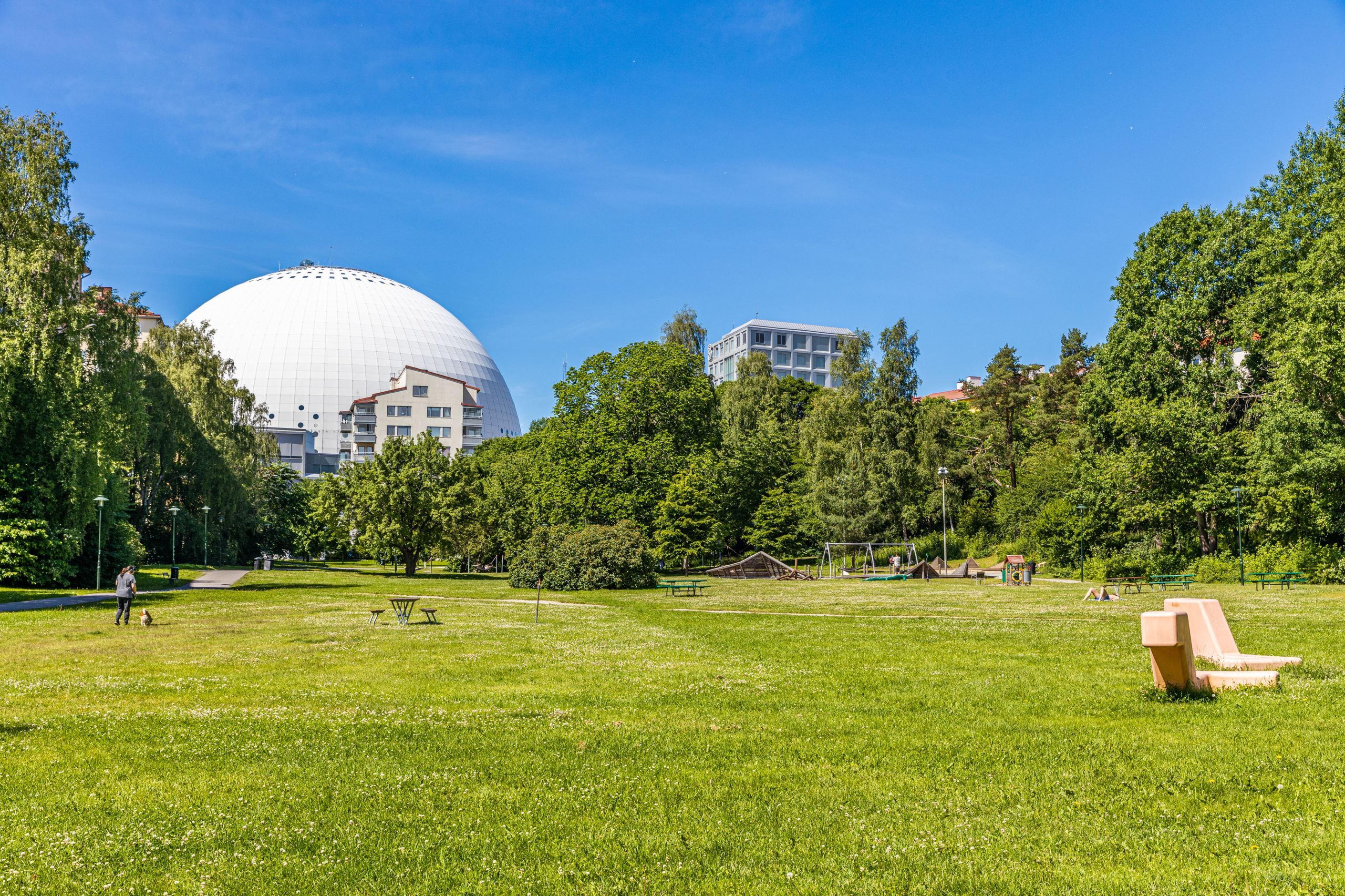Den vacka Blåsutparken med arenaområdet bakom