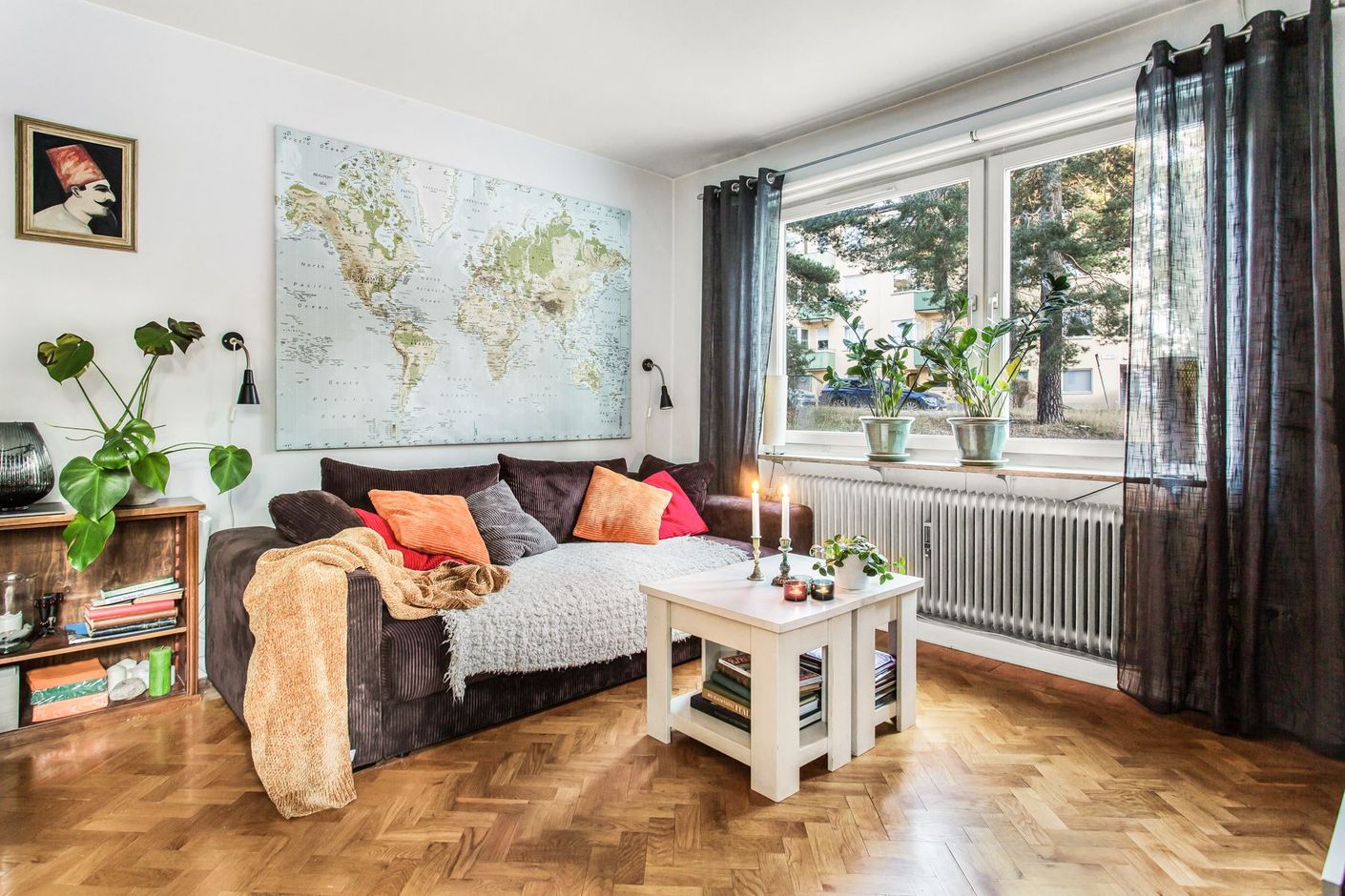 Gott om plats för soffgrupp - Goda ljusinsläpp