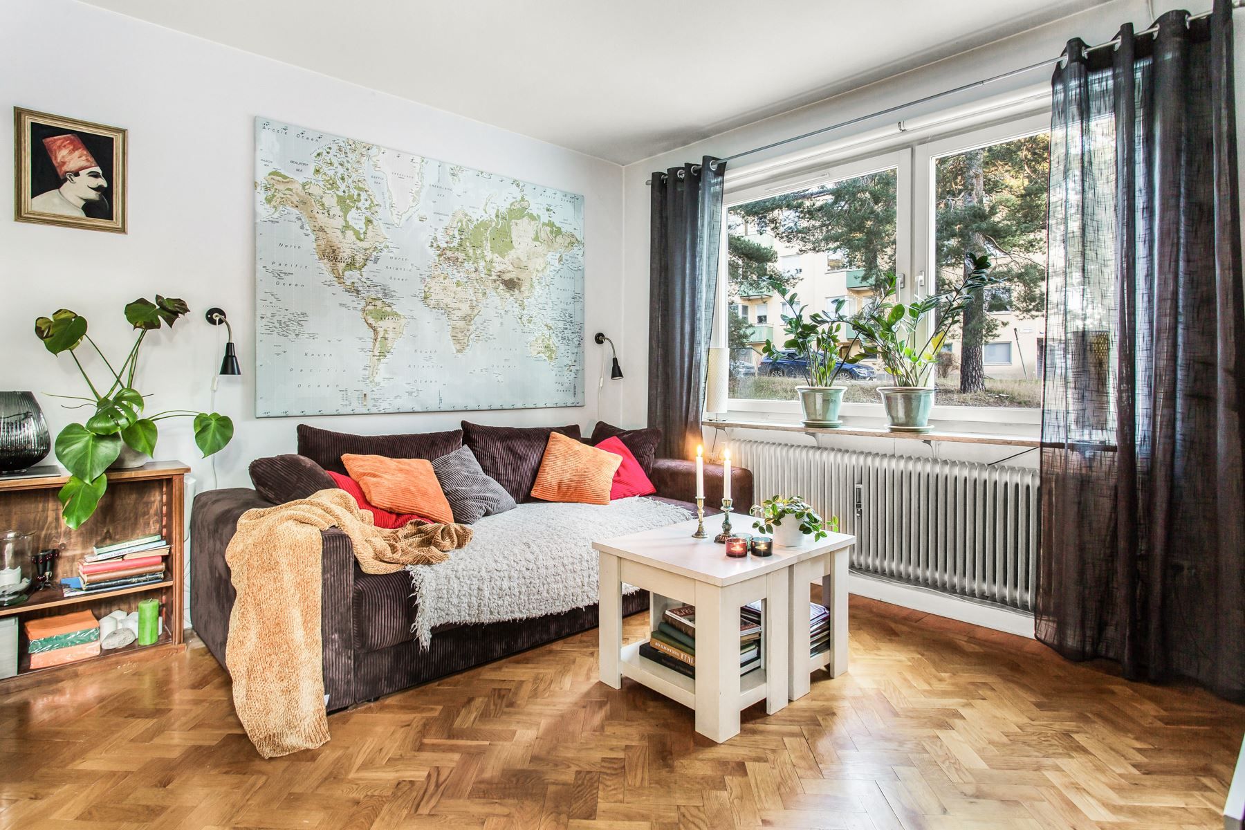 Gott om plats för soffgrupp - Goda ljusinsläpp