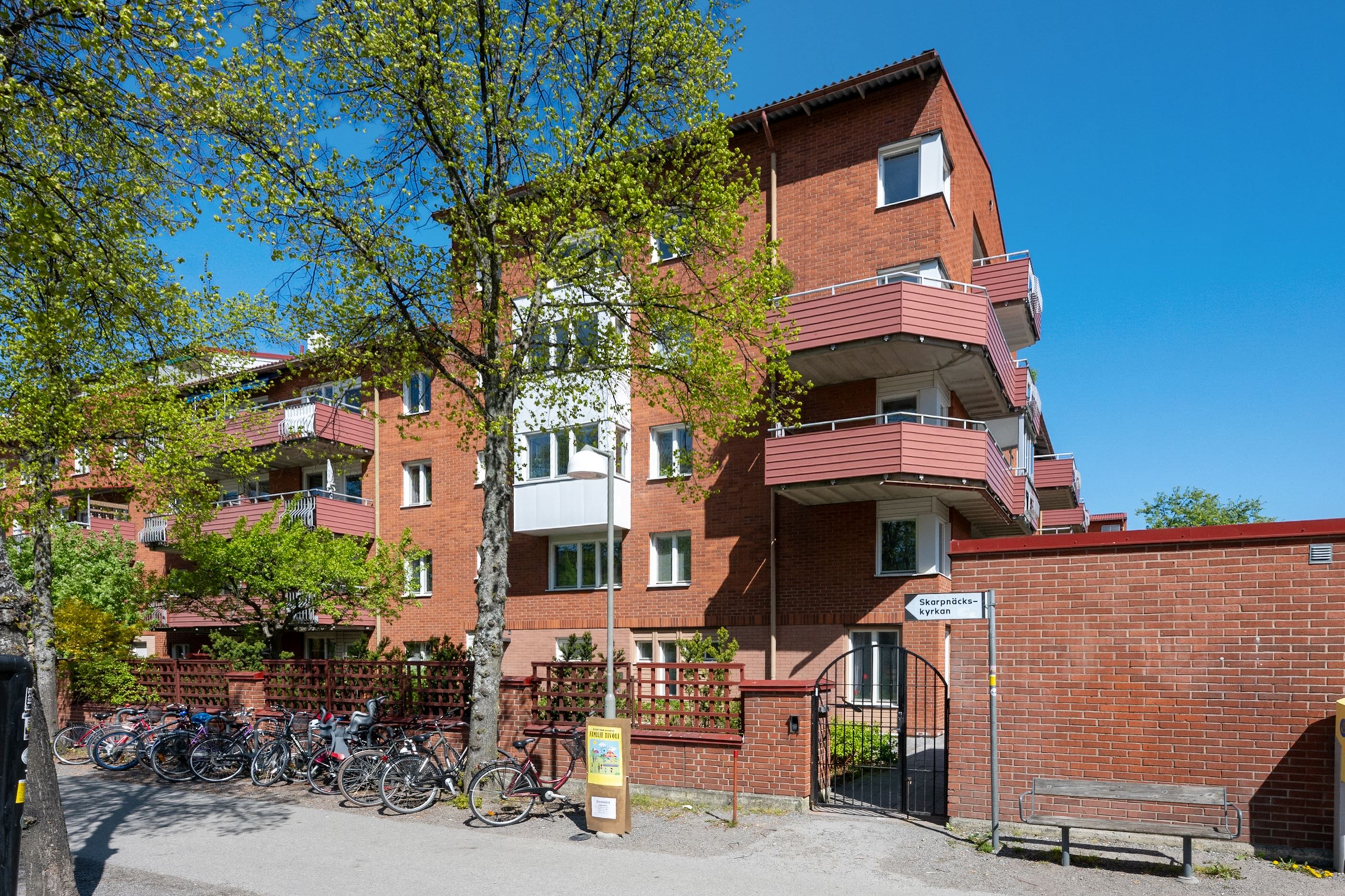 Fasadbild Skarpnäcks allé 37