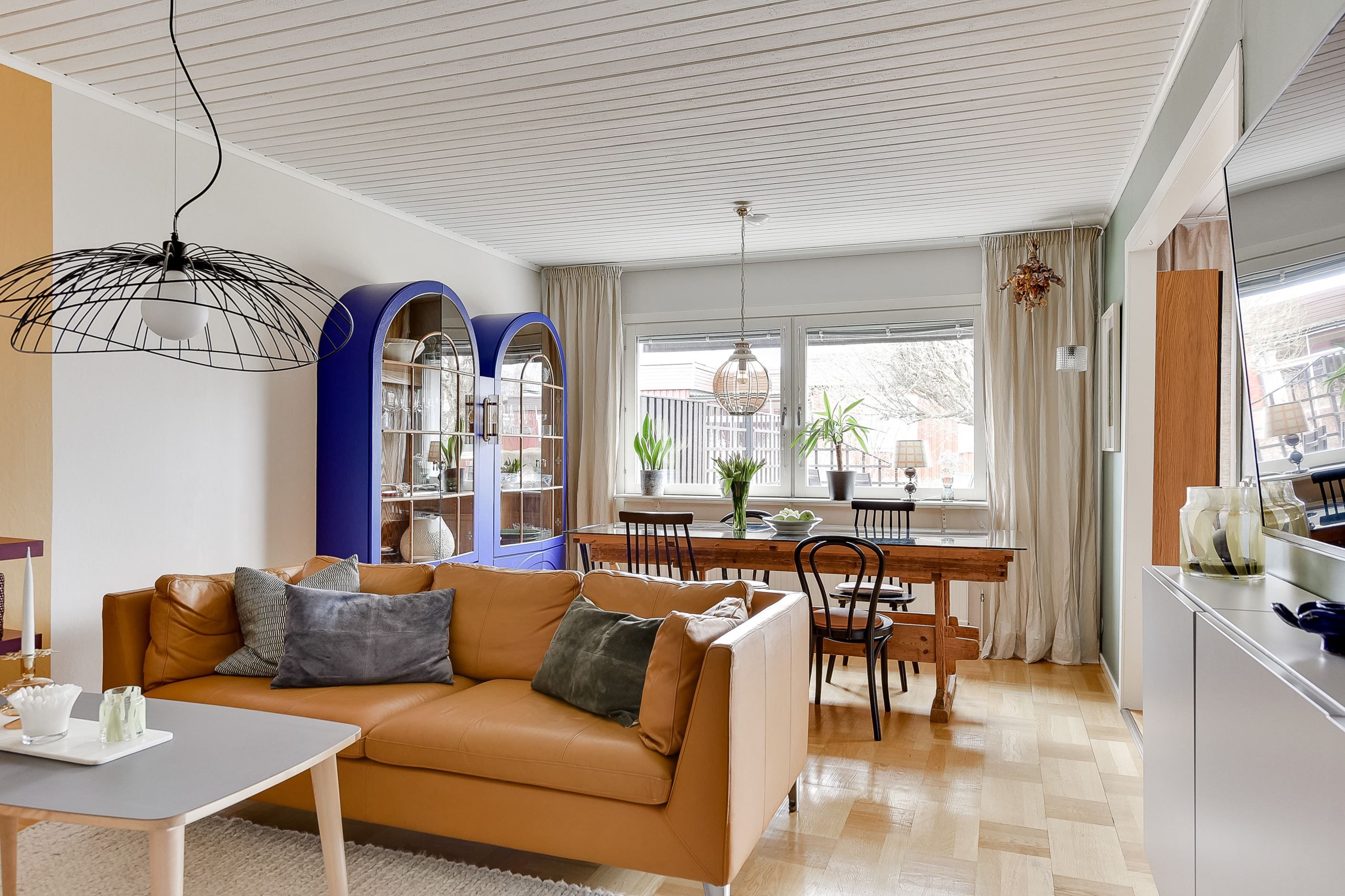 Vardagsrum med salongsdel