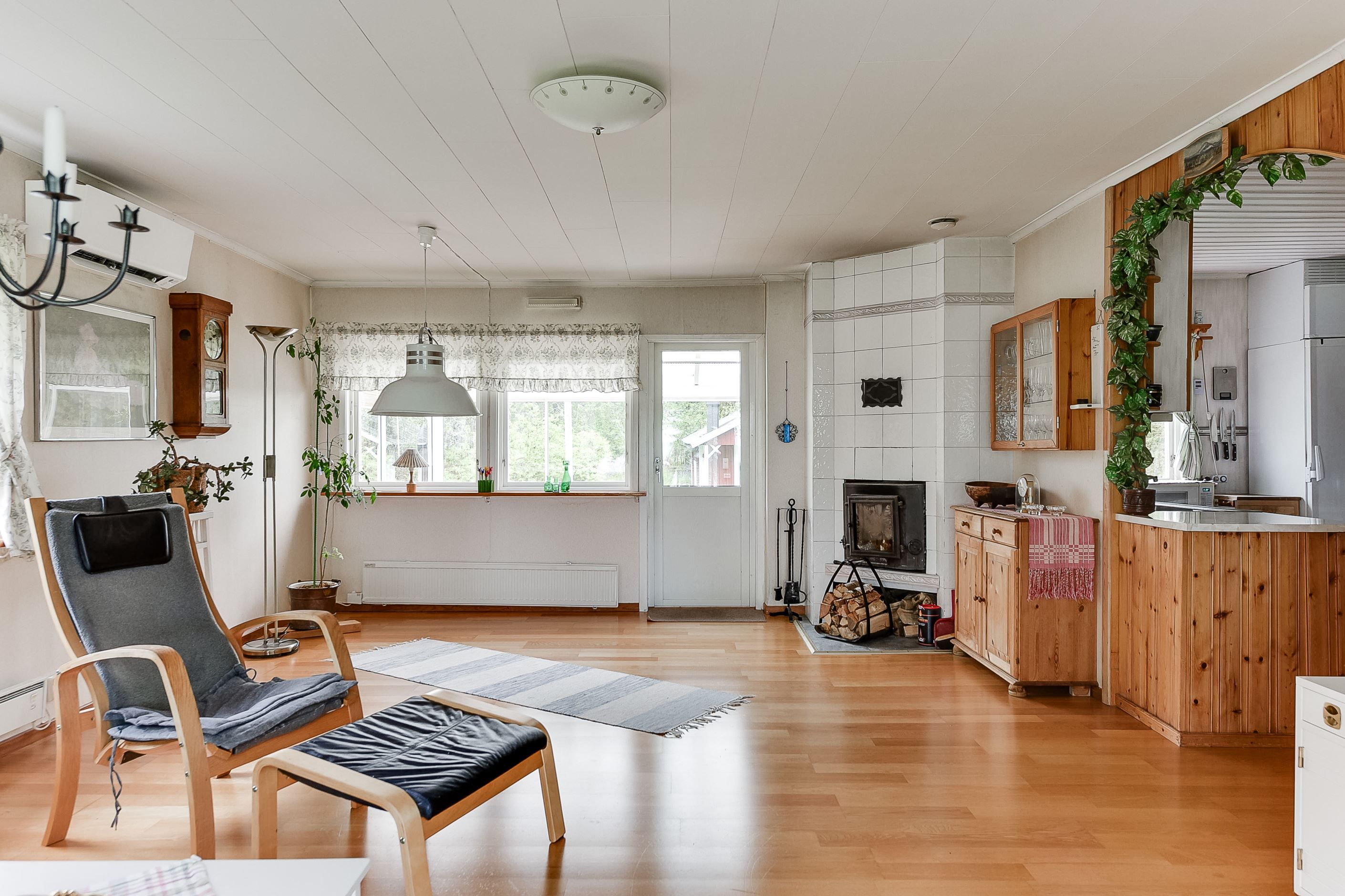 Vardagsrum med kamin