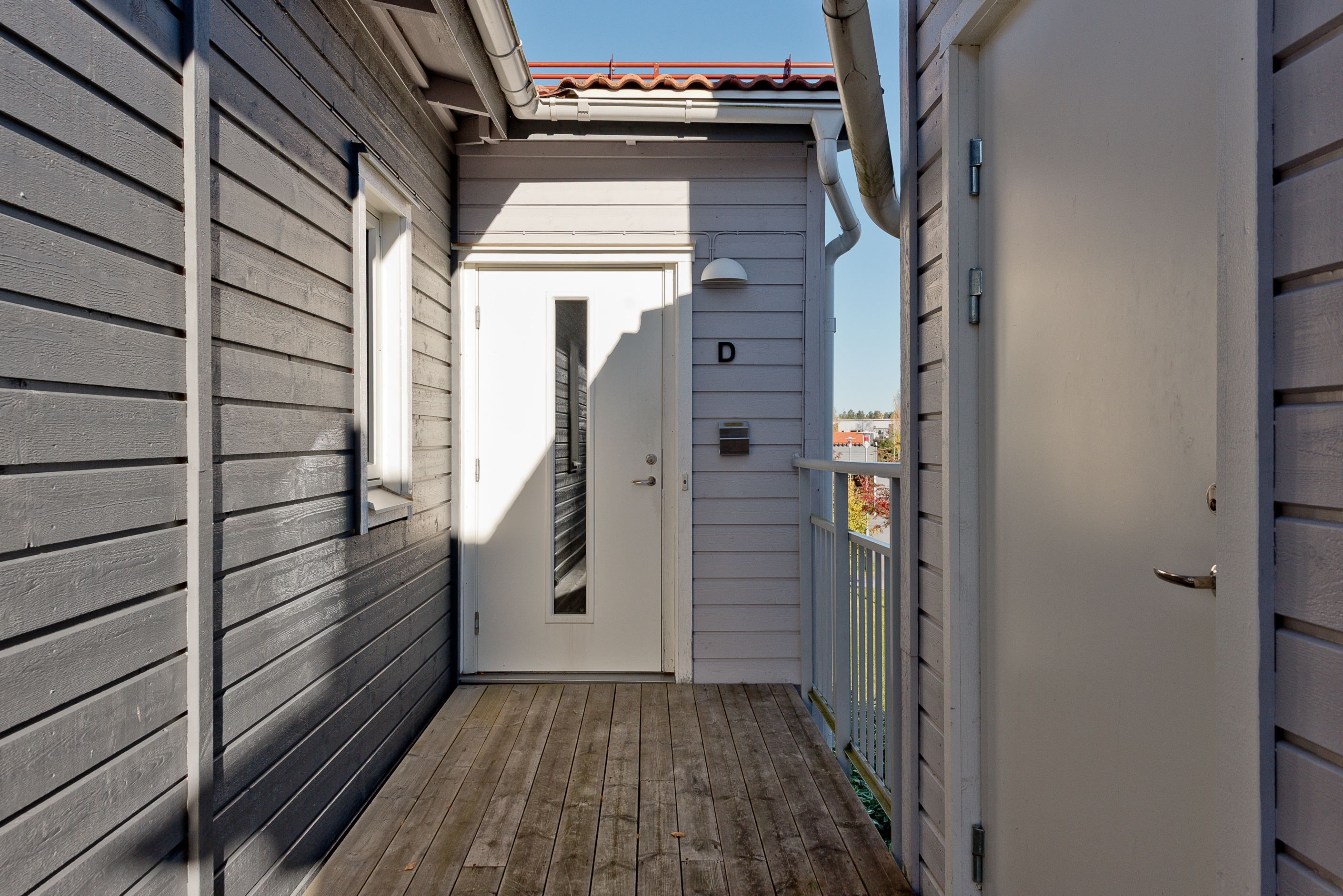 Entré - Loftgång med separat förråd