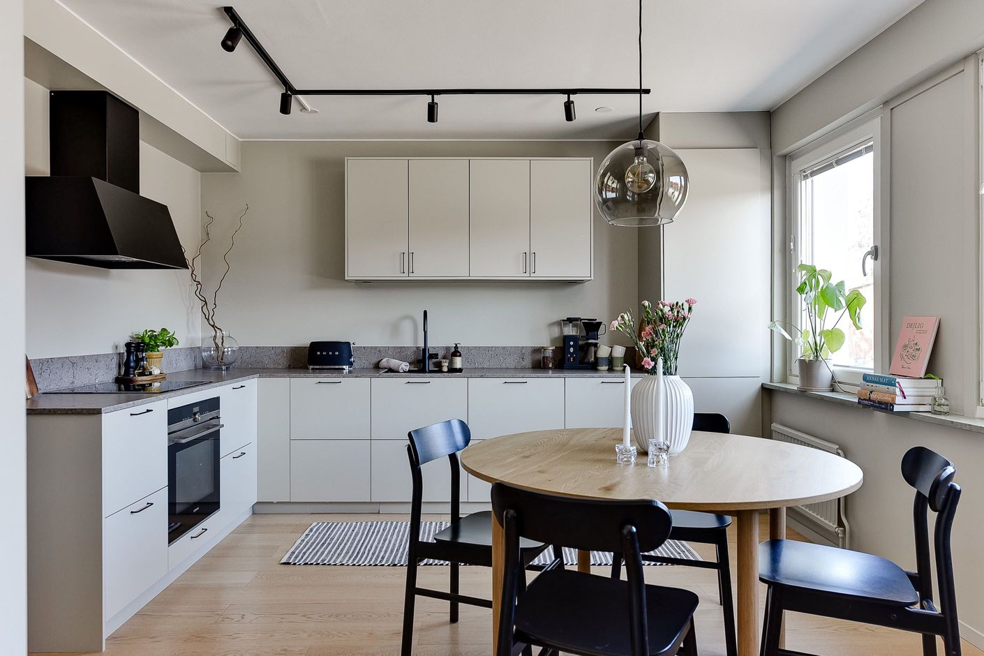 Kök med matplats
