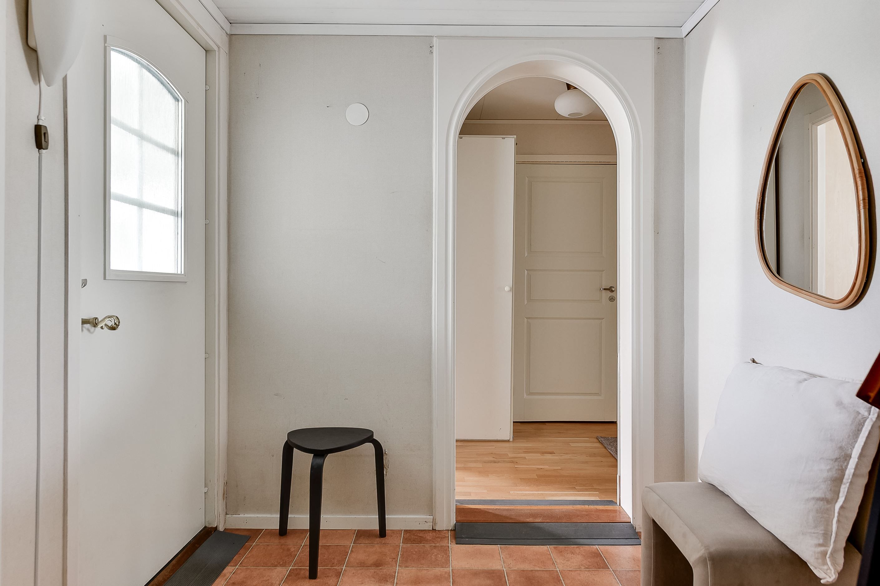 Hall mot kök