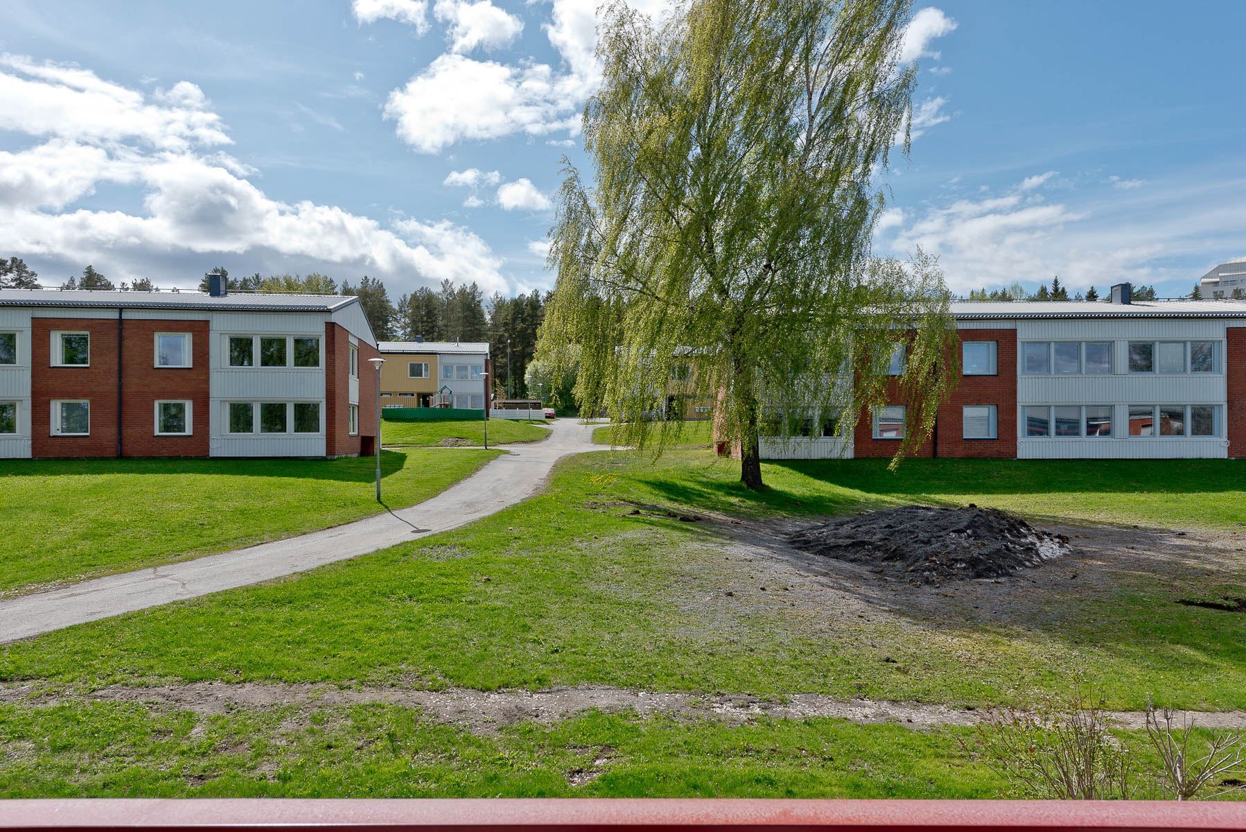 Utsikt från balkong i syd-väst