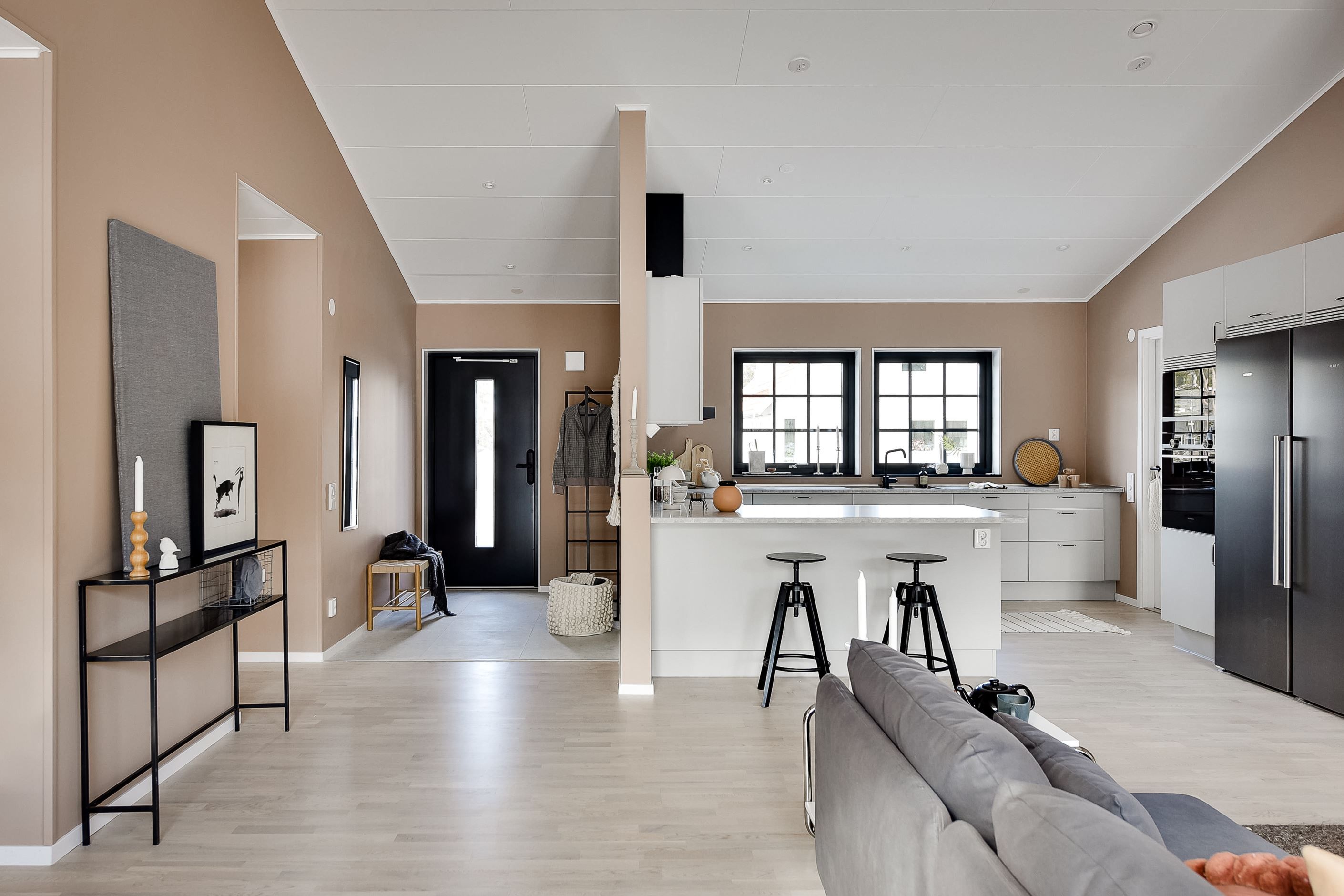 Öppen planlösning med ryggåstak