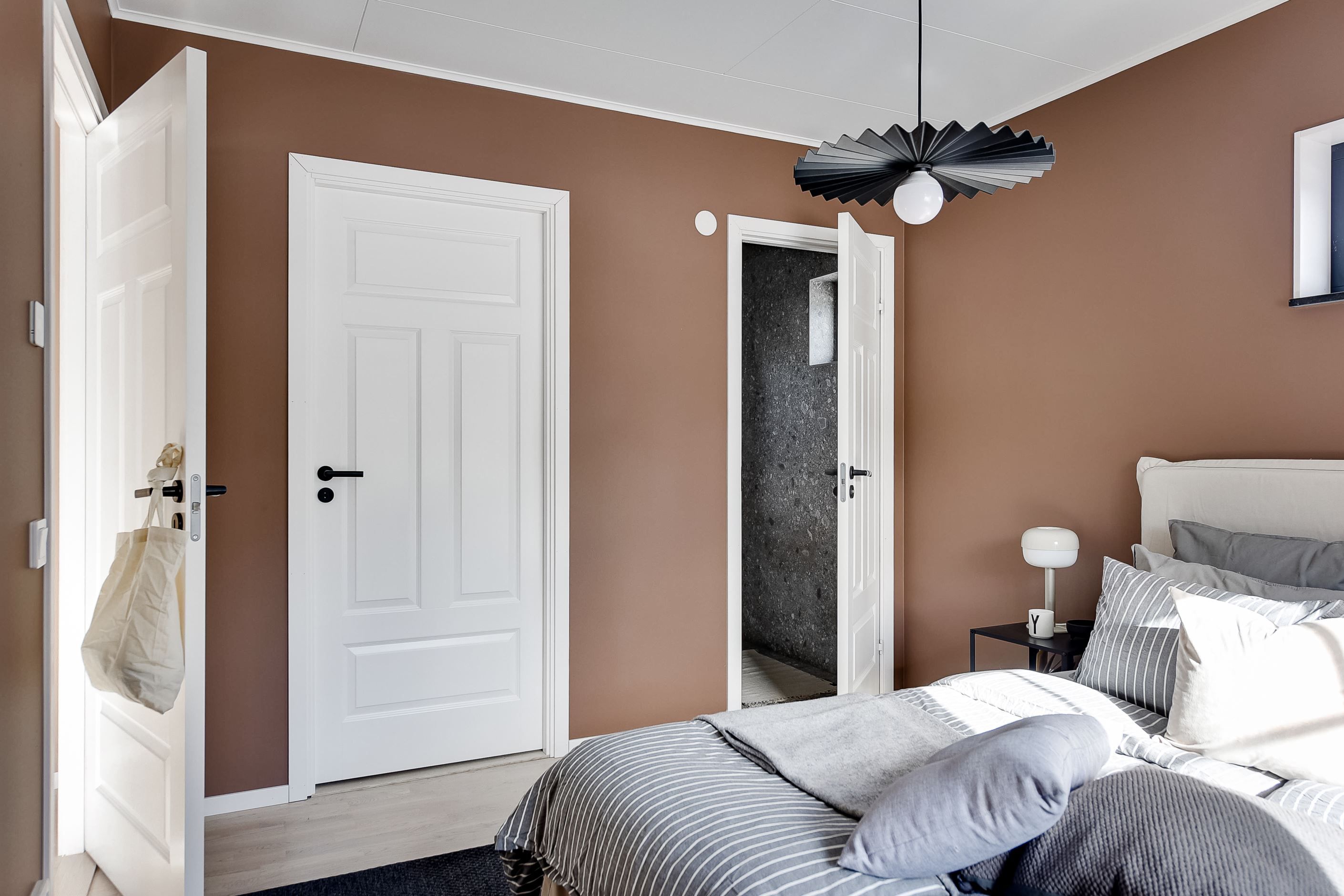 Sovrum 1 med duschrum