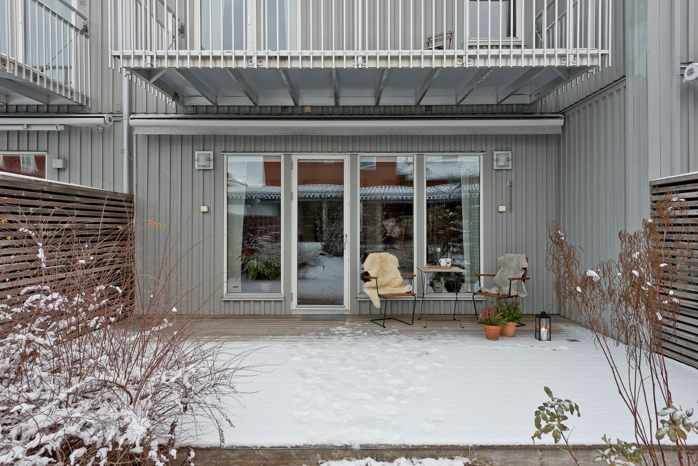 Uteplats och balkong i sydväst