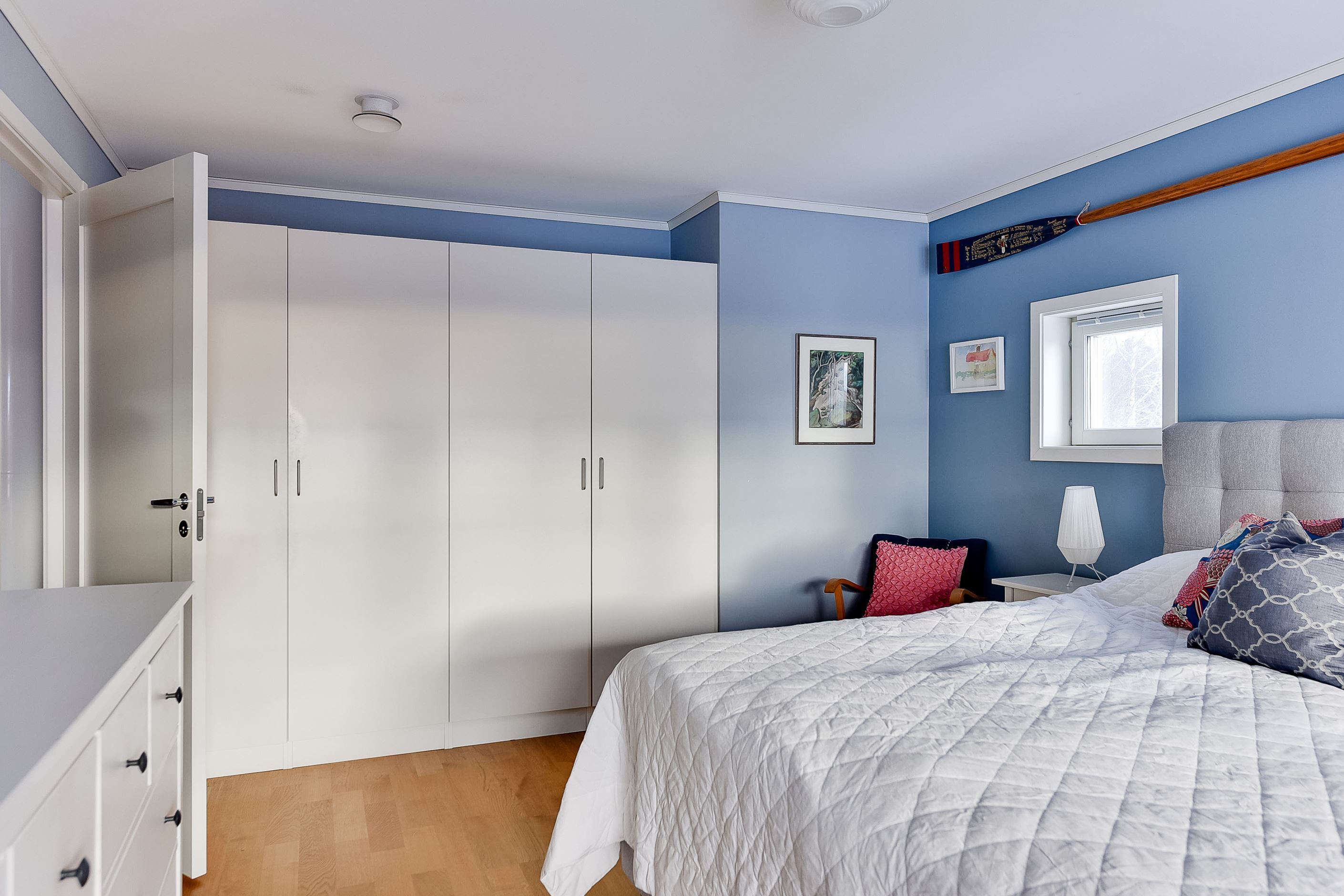 Sovrum 2 med balkong